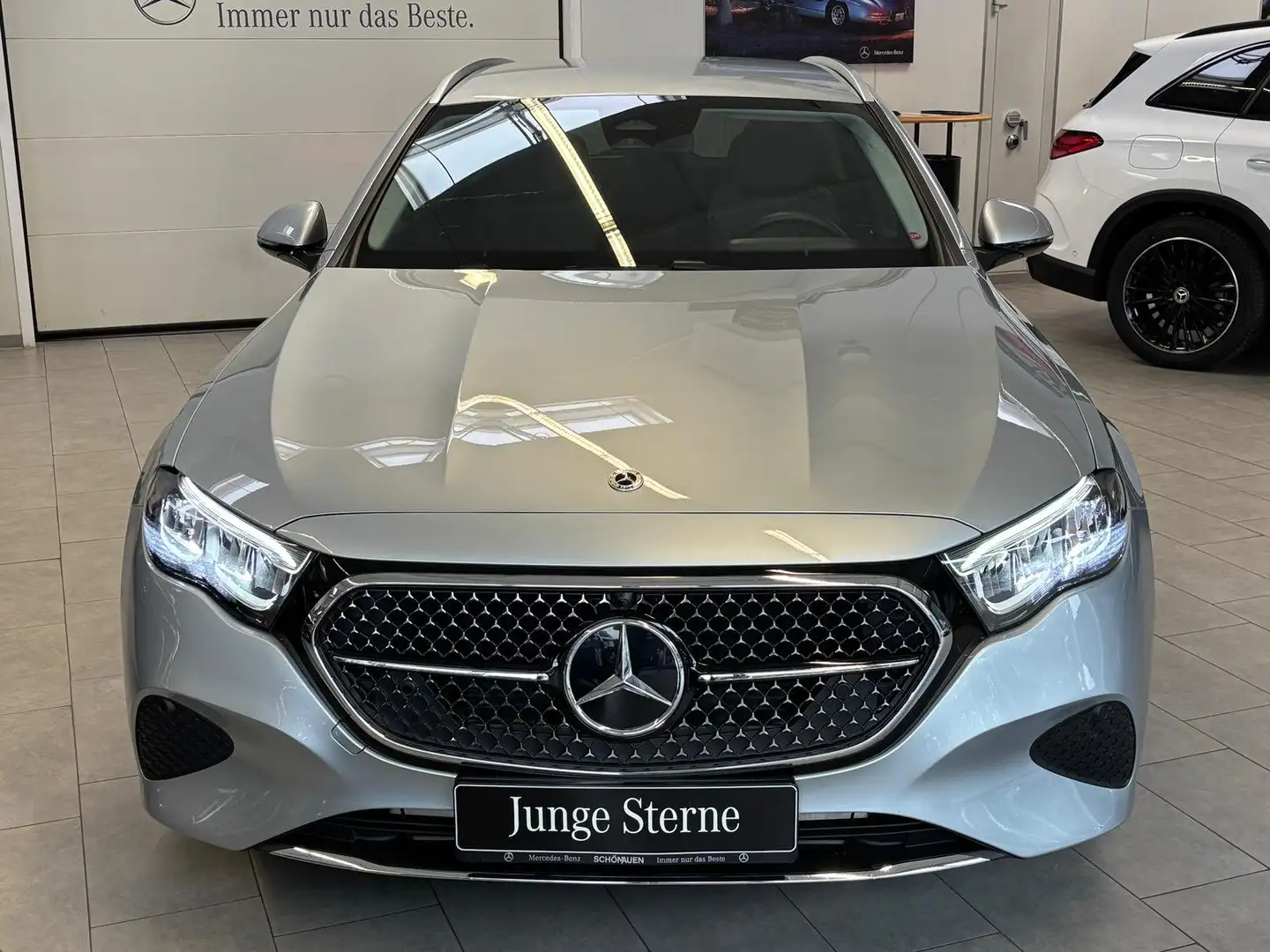 Mercedes-Benz E 300 de T AVANTGARDE ADV+AHK+PRIVACY+SIDEBAGFON Silber - 2