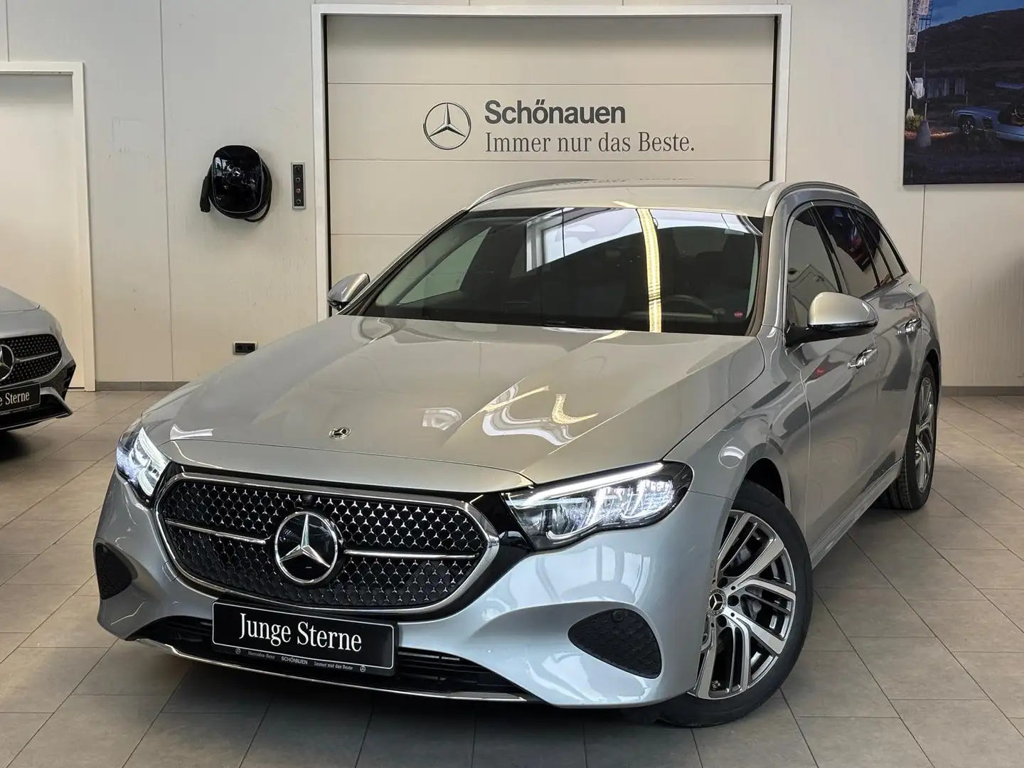 Mercedes-Benz E 300 de T AVANTGARDE ADV+AHK+PRIVACY+SIDEBAGFON Silber - 1