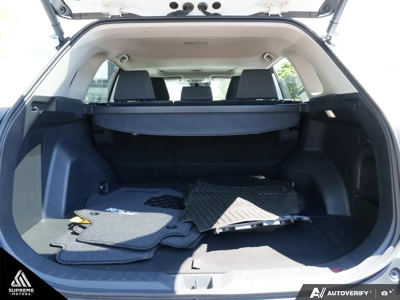Toyota RAV 4 снимка Toyota RAV 4