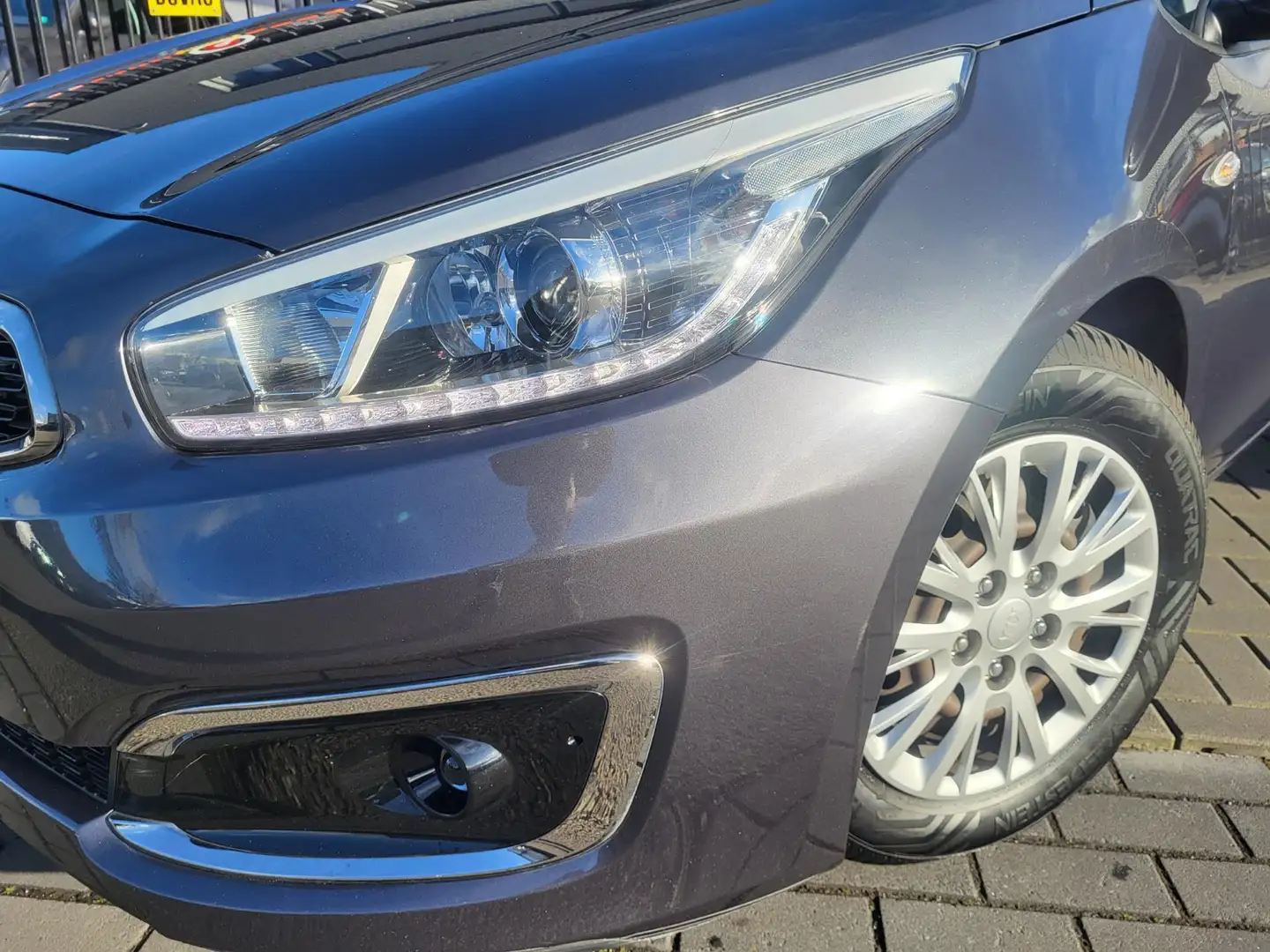 Kia Ceed / cee'd 1.0 T-GDi Navigator | Met achteruitrijcamera, clim Grijs - 2