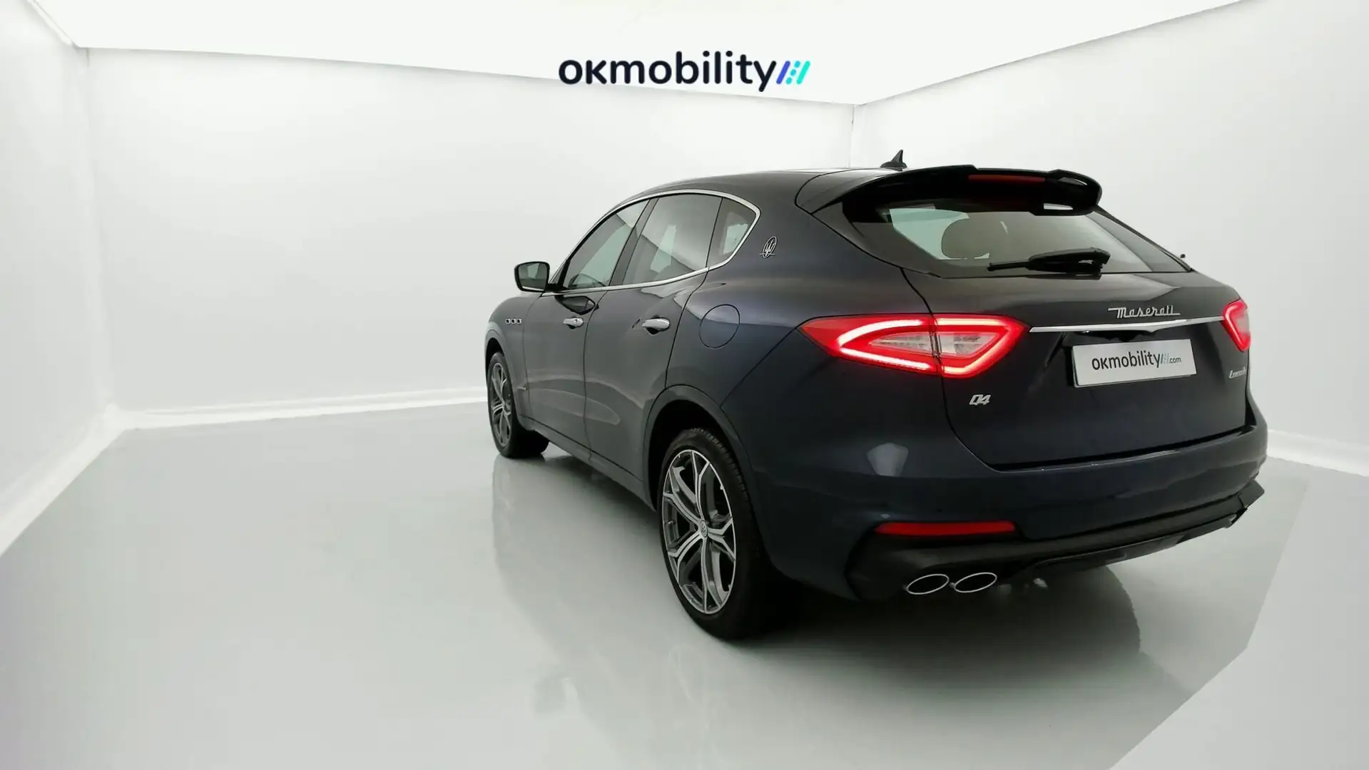 Maserati Levante 350 GranSport Aut. Blauw - 2