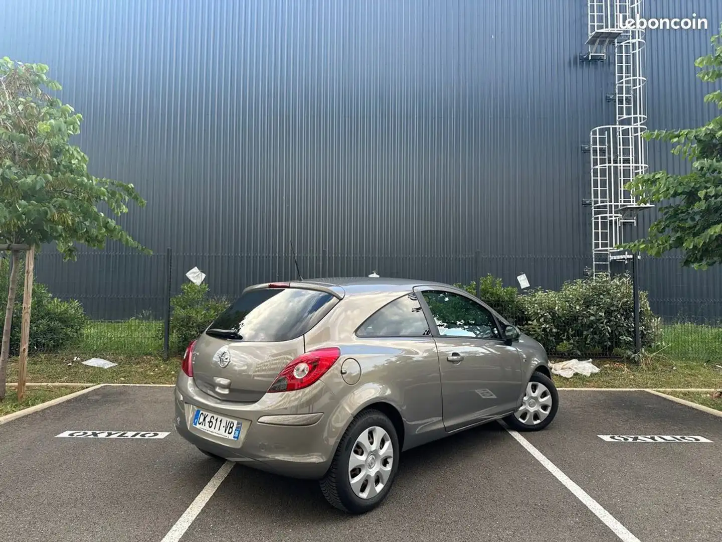 Opel Corsa D 3 Portes 1.2 Twinport 85ch 12 MOIS GARANTIE Prem Gri - 2