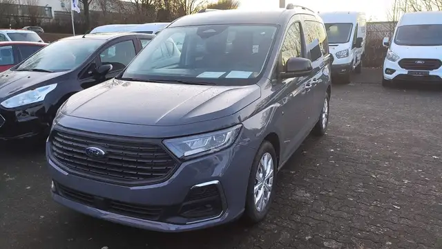 Ford Tourneo Connect TITANIUM 115PS DC7 FWD