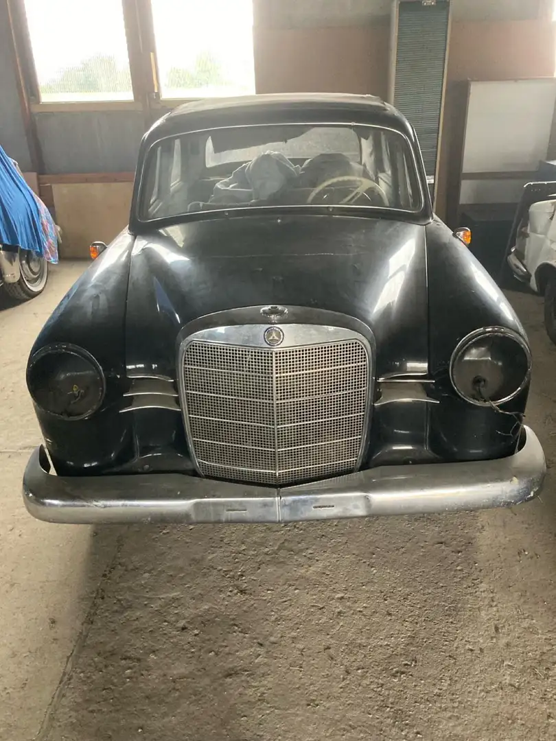 Mercedes-Benz 190 Poton Negru - 1