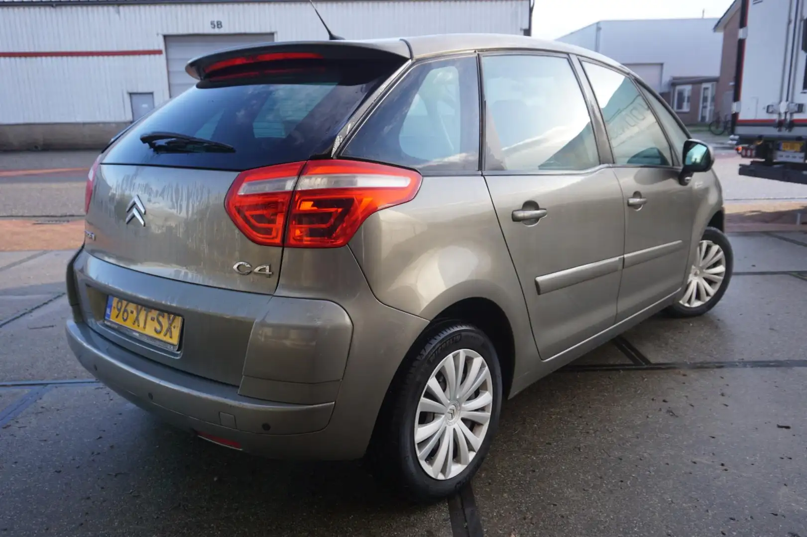 Citroen C4 Picasso 2.0-16V Ambiance EB6V 5p. Marrón - 2
