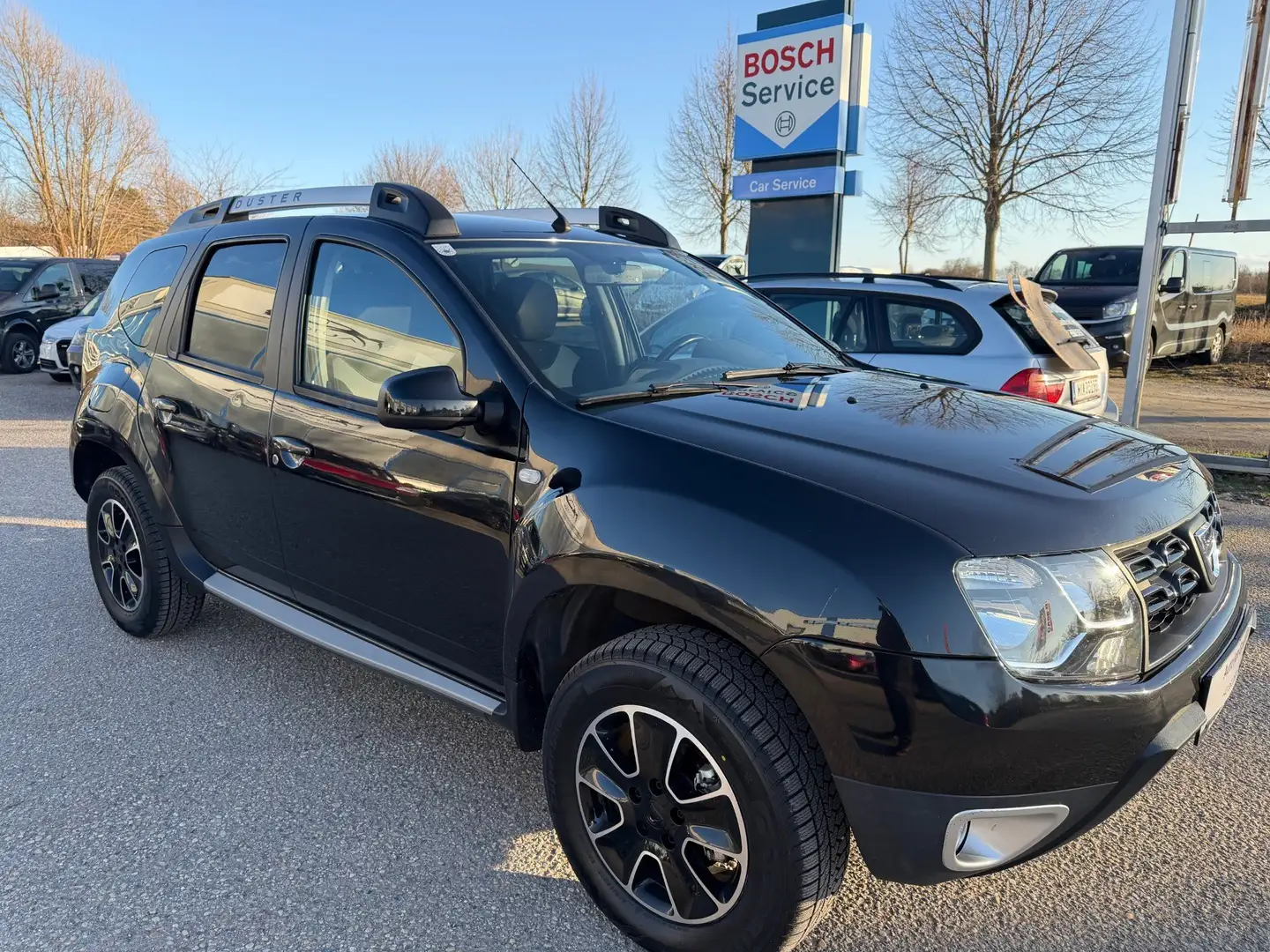 Dacia Duster Black Shadow 4x4*AHK*Sitzheiz*Navi*Klima*Tempomat Schwarz - 2