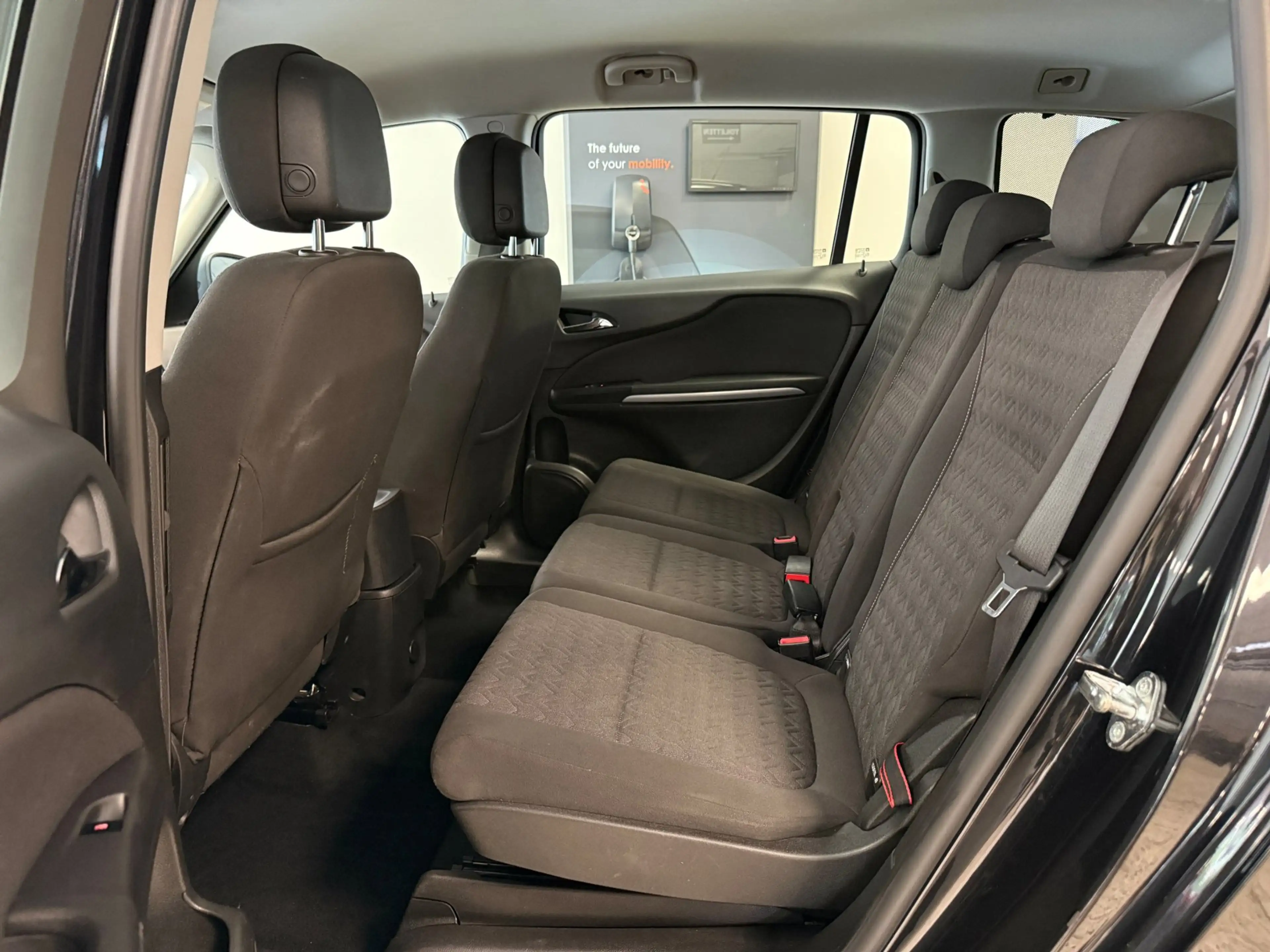 Opel Zafira Tourer 1.4Turbo Design Edition — photo 23