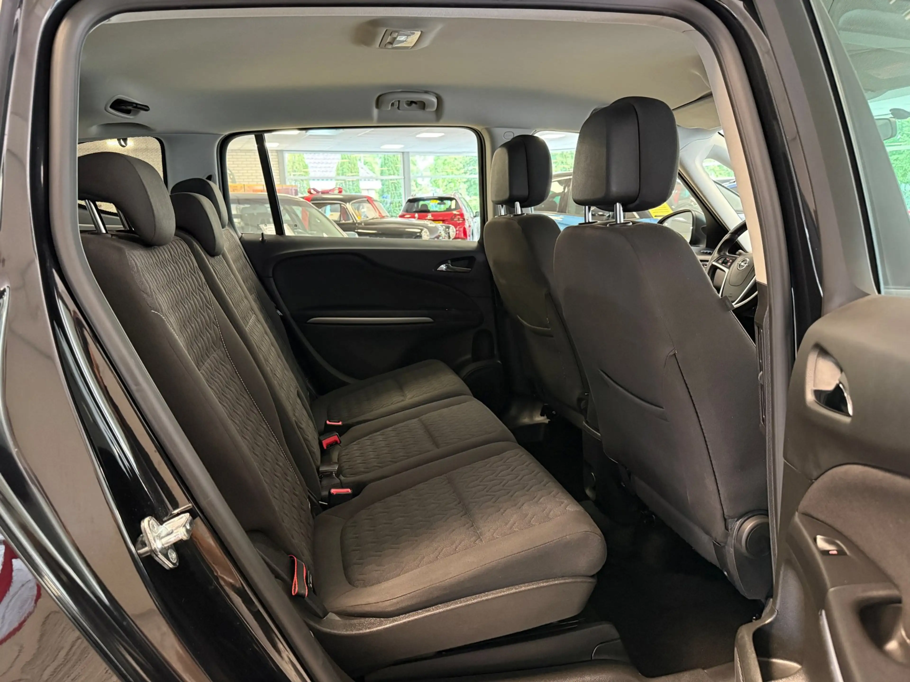 Opel Zafira Tourer 1.4Turbo Design Edition — photo 27