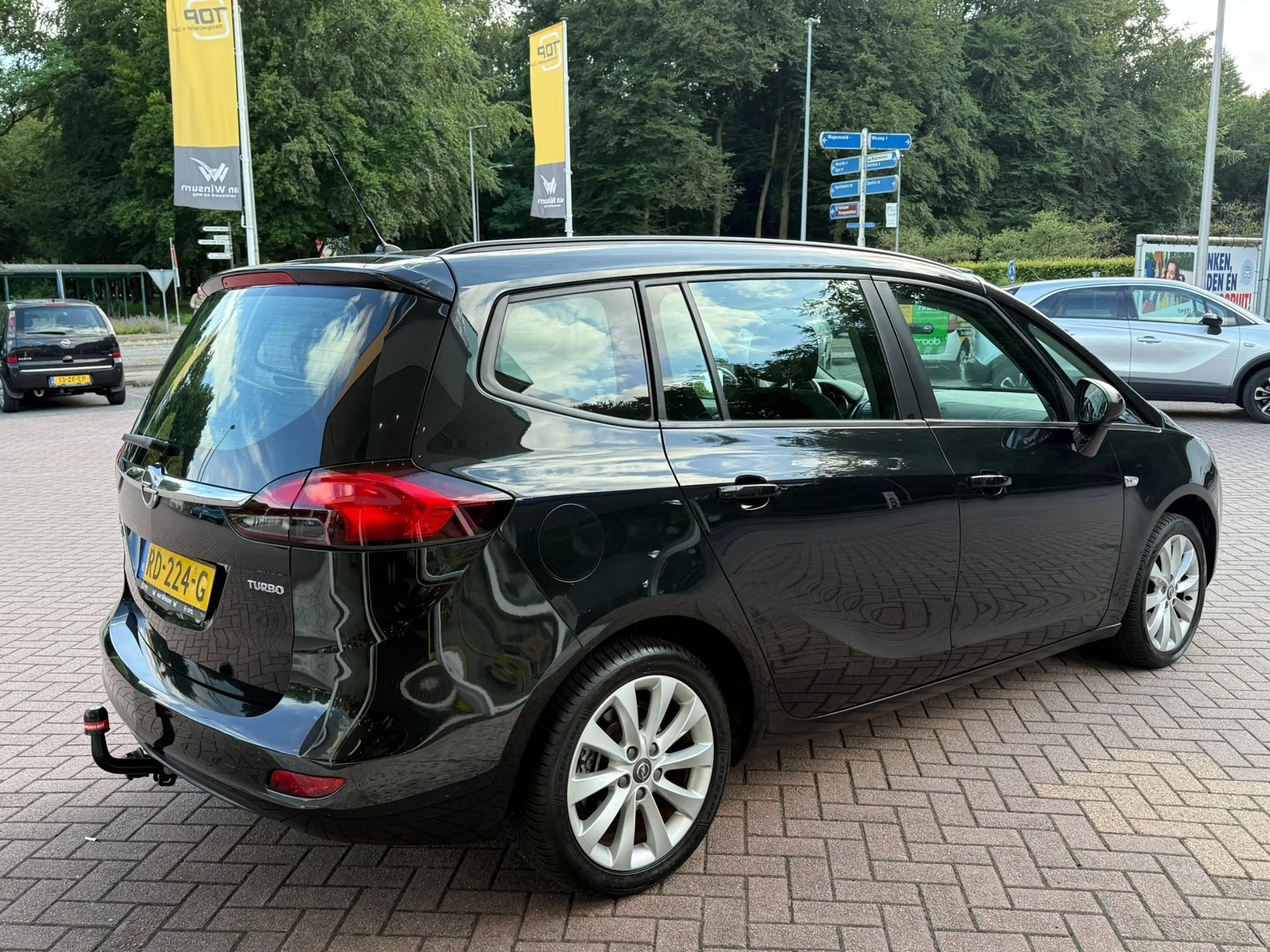 Opel Zafira Tourer 1.4Turbo Design Edition — photo 6