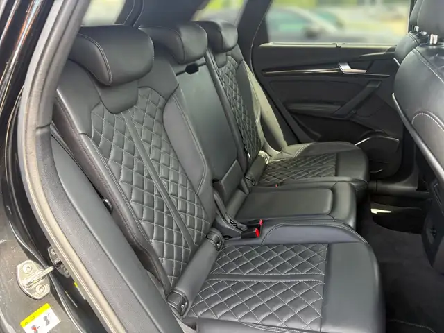 Audi SQ5 view 9