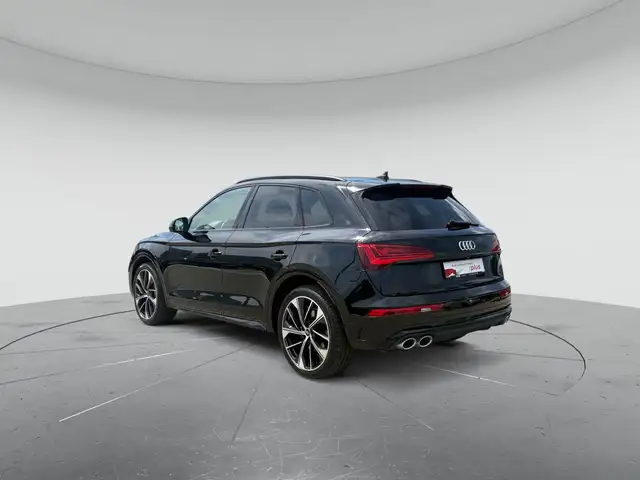 Audi SQ5 view 4