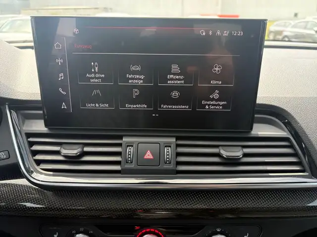 Audi SQ5 view 14