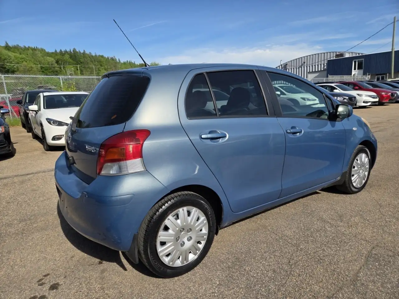 Toyota Yaris снимка Toyota Yaris