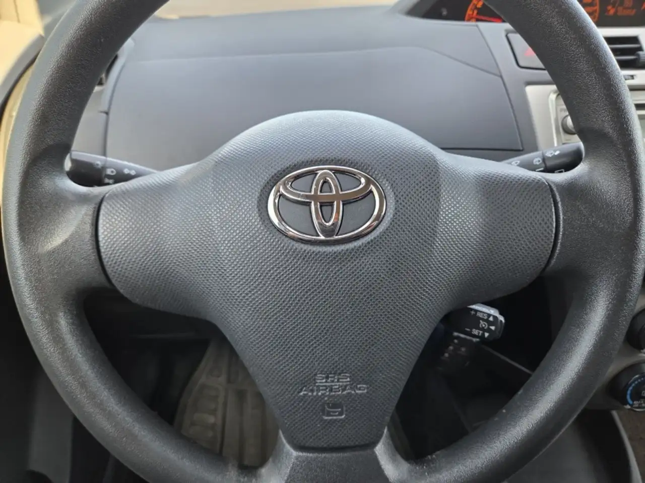 Toyota Yaris снимка Toyota Yaris