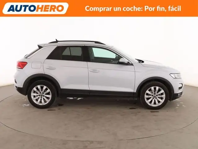 Volkswagen T-Roc view 7