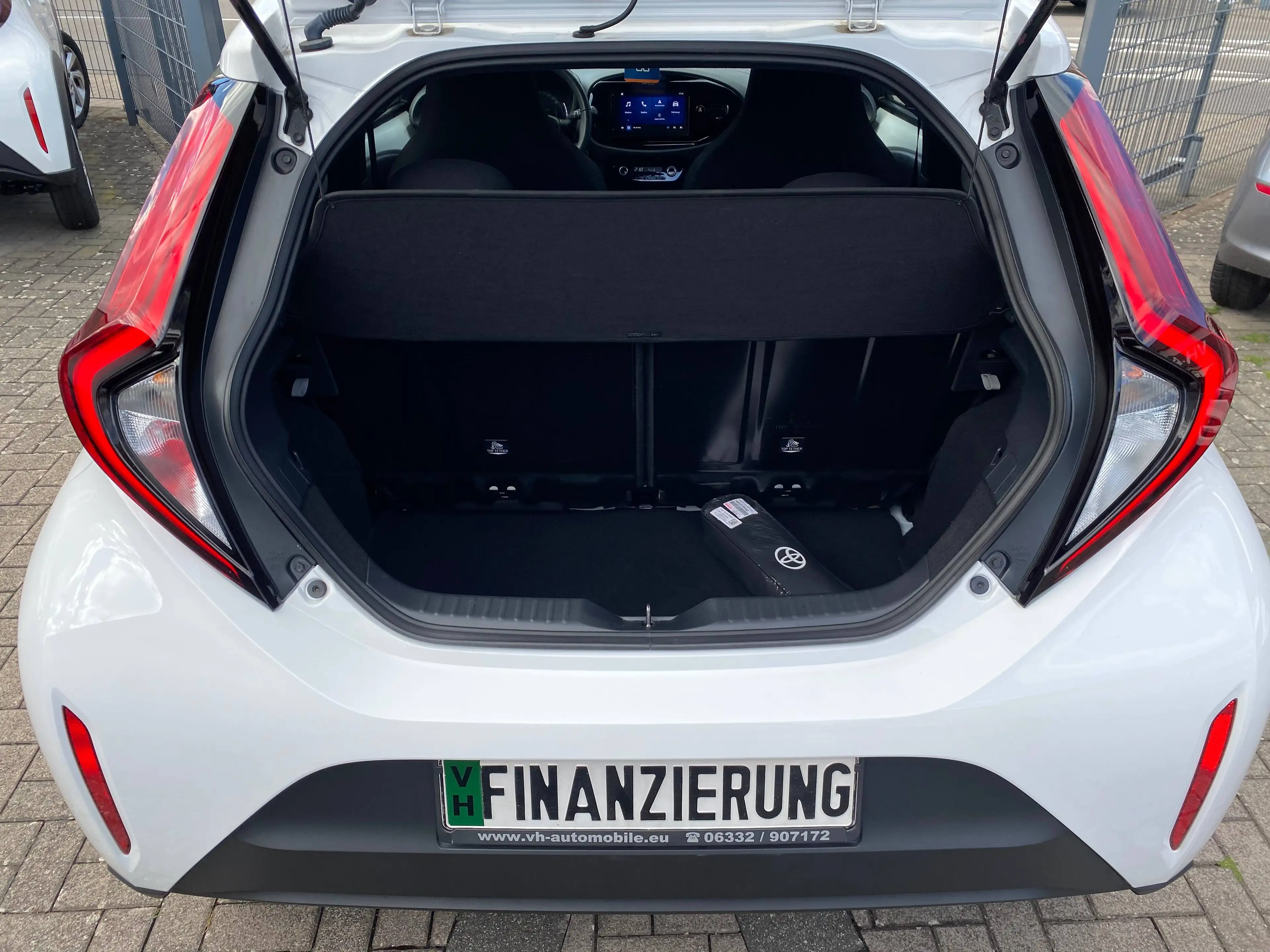 Toyota Aygo 17"ALU APPLE CARPLAY & ANDROID AUTO *KLIMAAUTOMATIK LED Scheinwerfer RÜCKFAHRKAMERA SITZHEIZUNG vorne — photo 3
