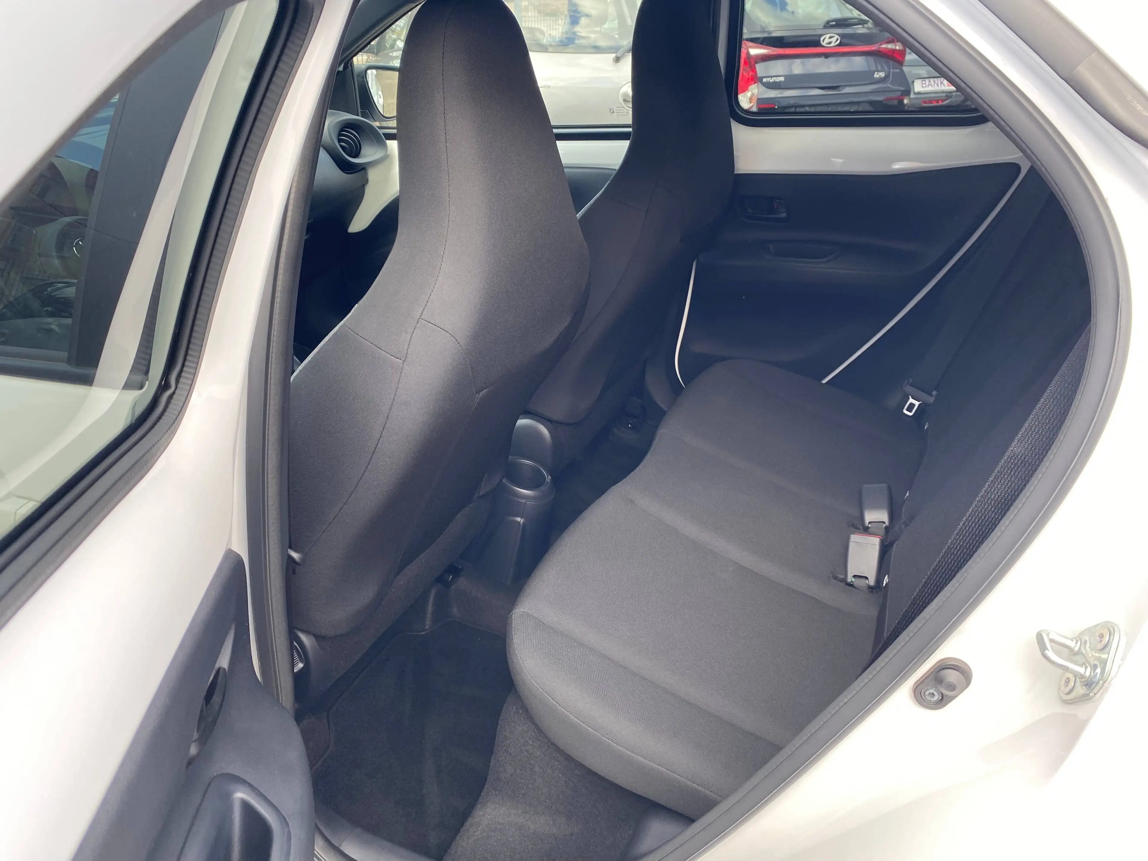 Toyota Aygo 17"ALU APPLE CARPLAY & ANDROID AUTO *KLIMAAUTOMATIK LED Scheinwerfer RÜCKFAHRKAMERA SITZHEIZUNG vorne — photo 8