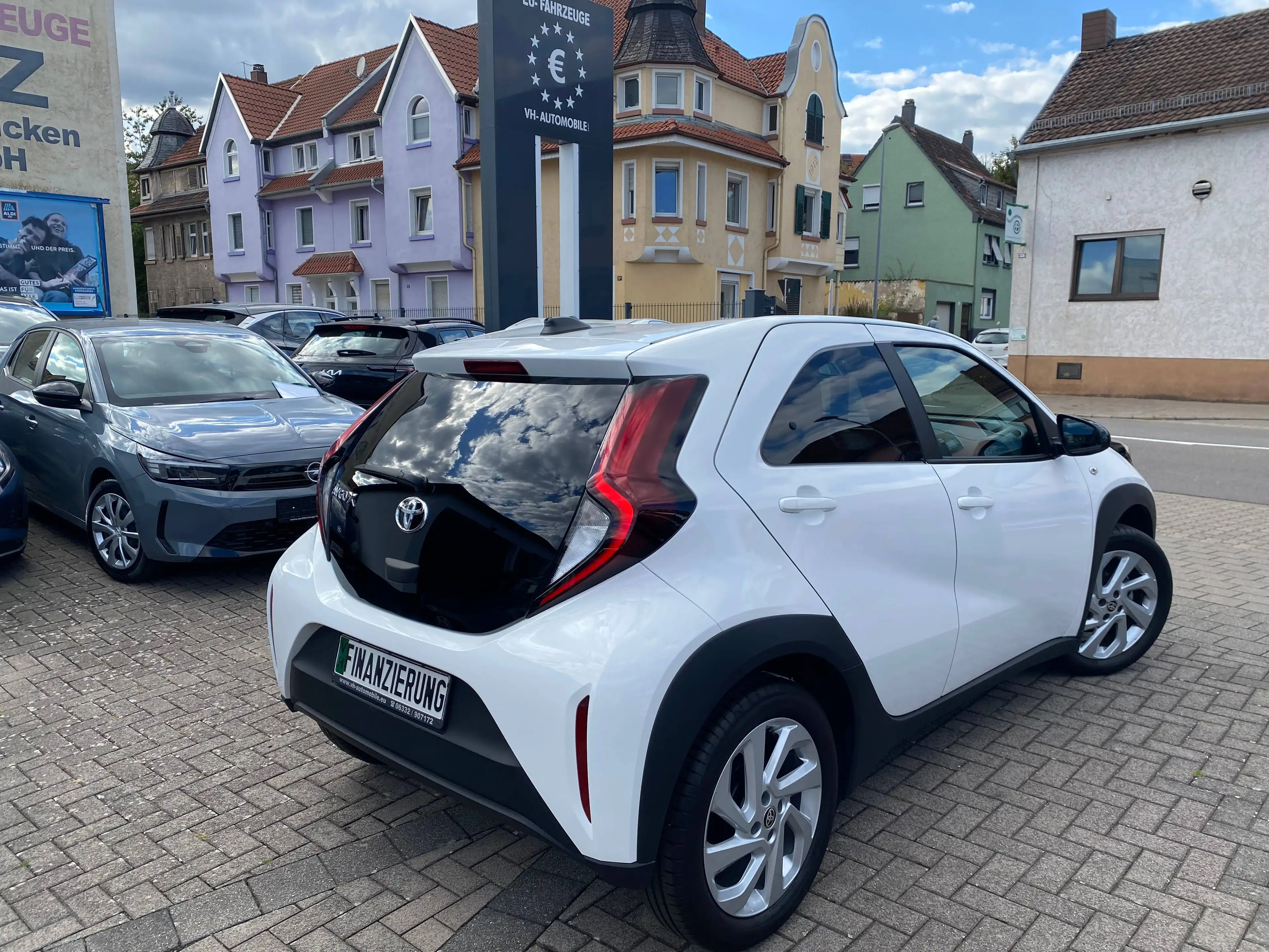 Toyota Aygo 17"ALU APPLE CARPLAY & ANDROID AUTO *KLIMAAUTOMATIK LED Scheinwerfer RÜCKFAHRKAMERA SITZHEIZUNG vorne — photo 4