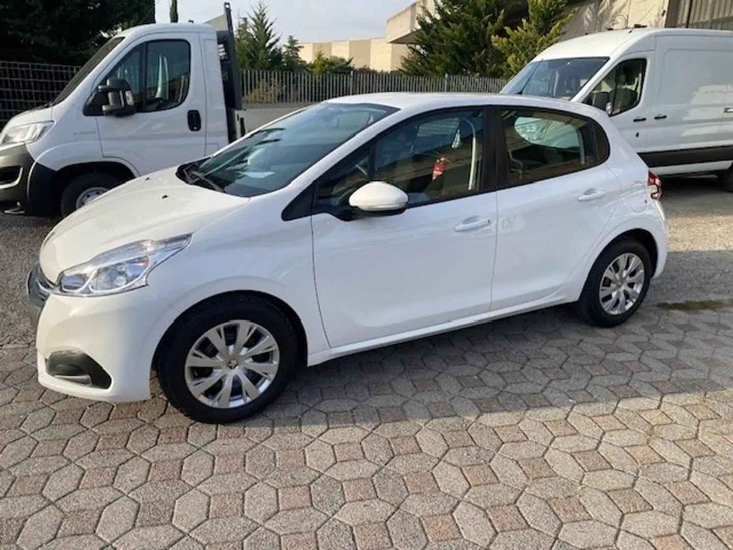 Peugeot 208 VAN 1.5 BLUE HDI 102 CV 2 P Weiß - 1