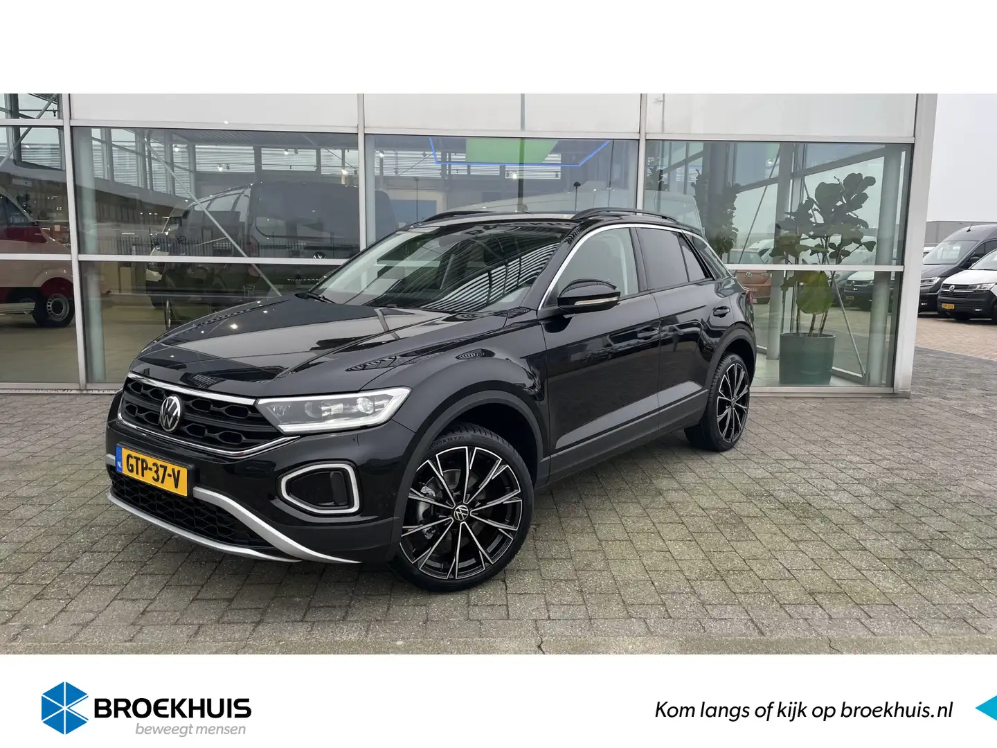 Volkswagen T-Roc 116PK | NAVI | Camera | 19'' Velgen | LED IQ light Zwart - 1