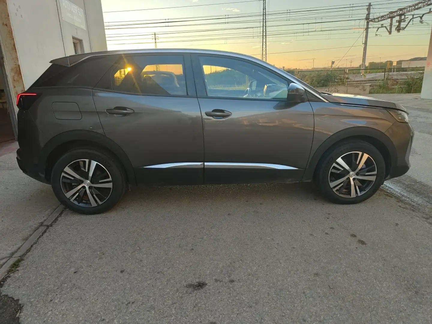 Peugeot 3008 1.5BlueHDi Allure Pack S&S EAT8 130 Gris - 2