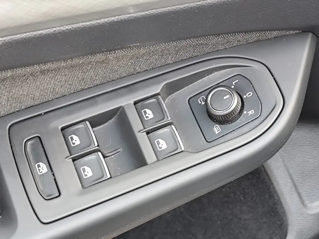 Volkswagen Golf Standard Model — photo 49