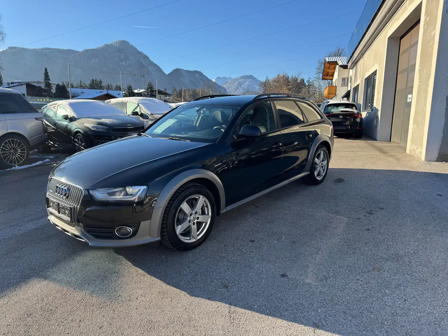 Audi A4 allroad 2.0 TDI (130kW) Noir - 1