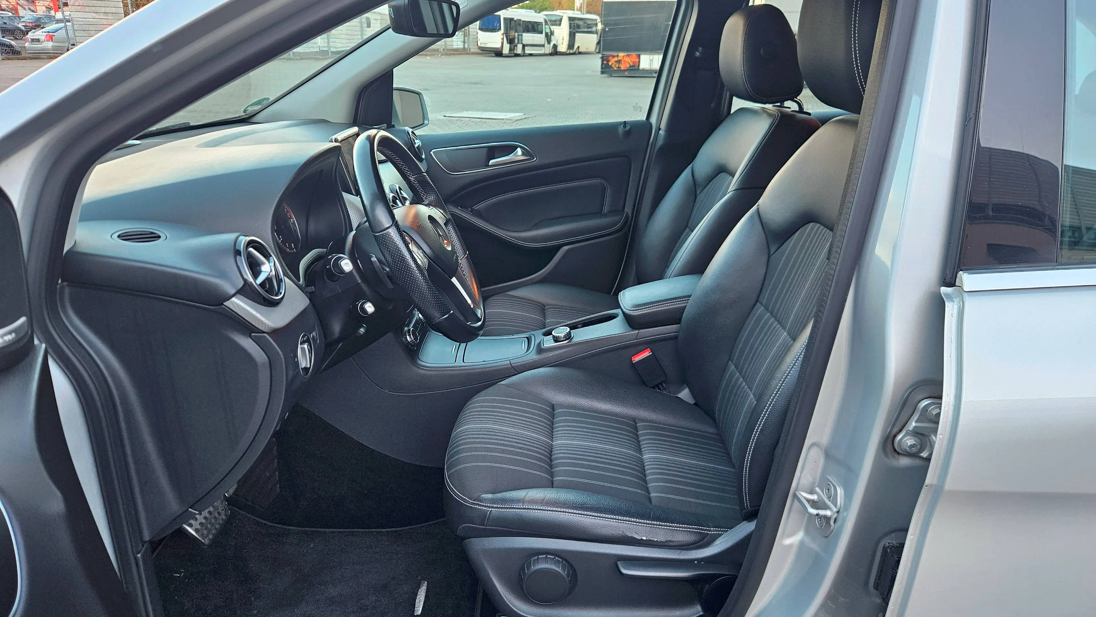 Mercedes-Benz B 200 Automatik 7-Gang DCT — photo 9