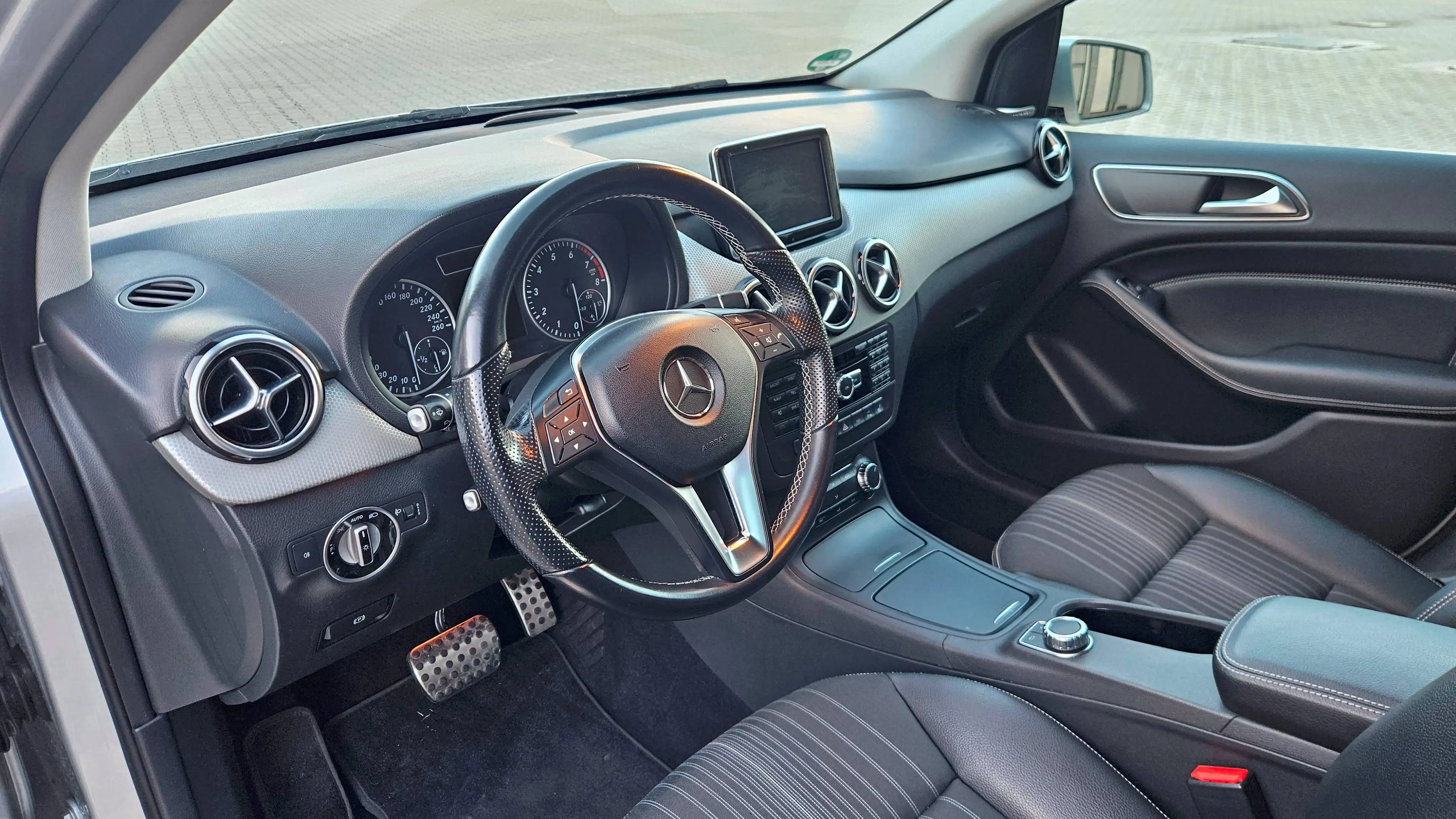 Mercedes-Benz B 200 Automatik 7-Gang DCT — photo 10