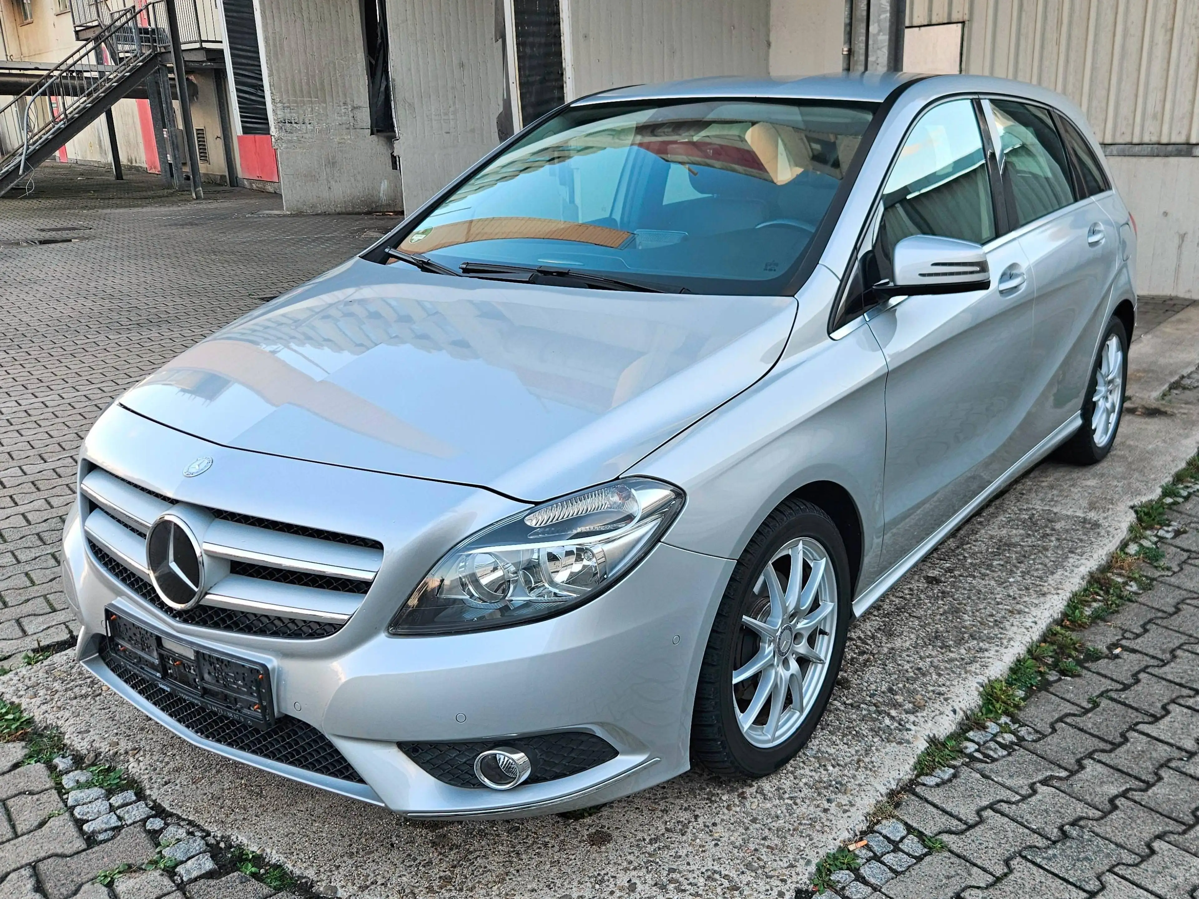 Mercedes-Benz B 200 Automatik 7-Gang DCT