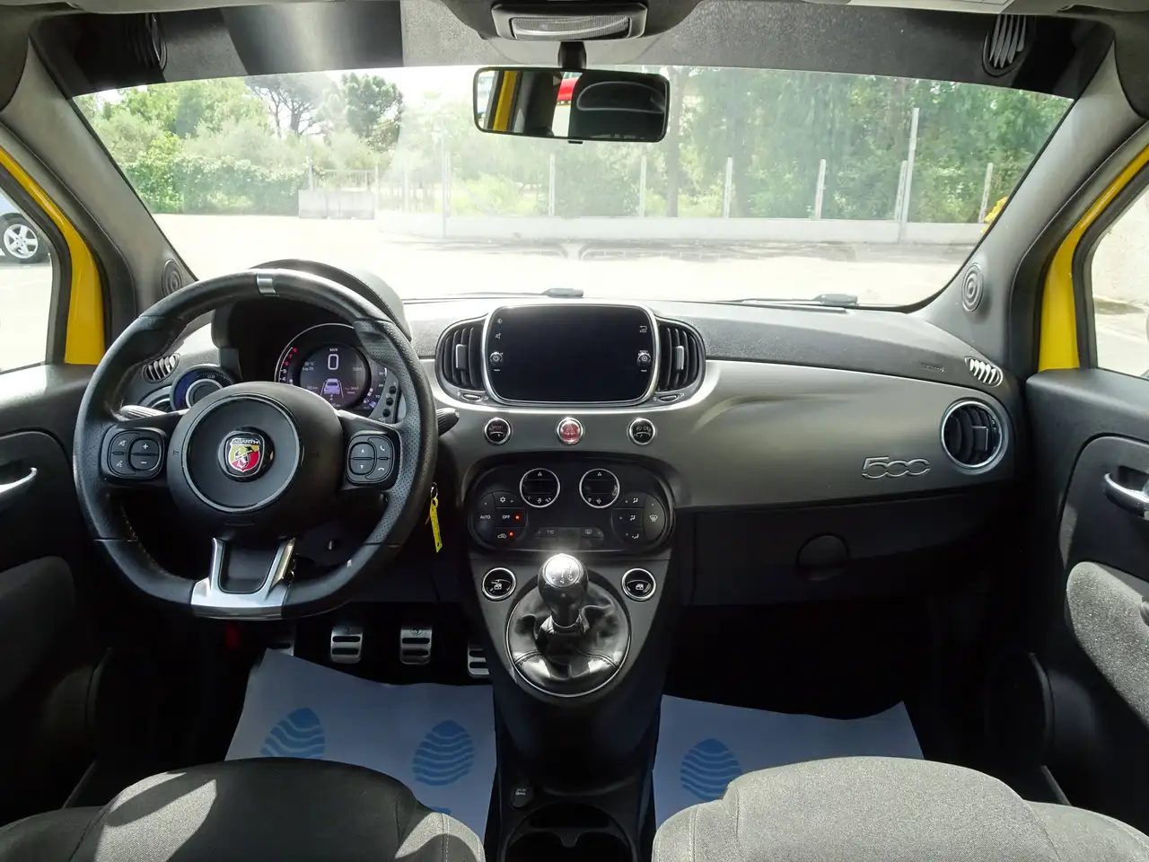 Abarth 595 2021 — фото 14