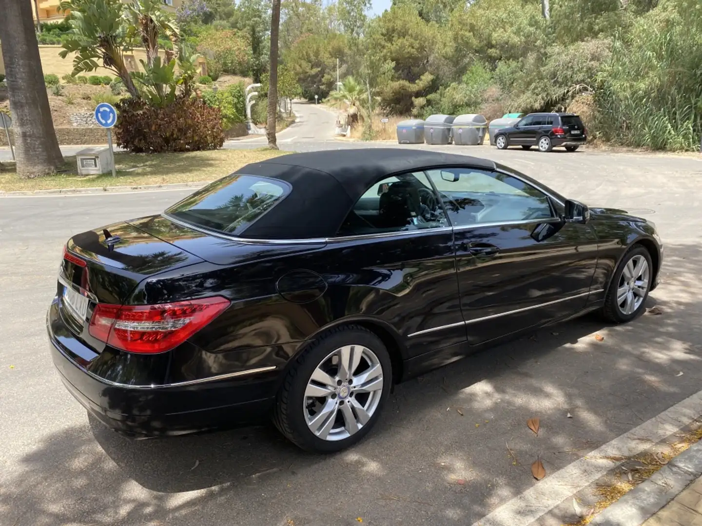 Mercedes-Benz E 220 Cabrio 220CDI BE 7G Plus Schwarz - 2