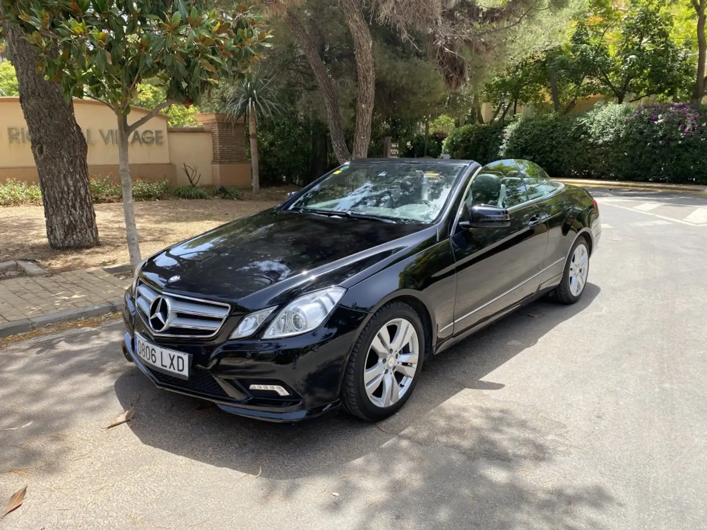 Mercedes-Benz E 220 Cabrio 220CDI BE 7G Plus Schwarz - 1
