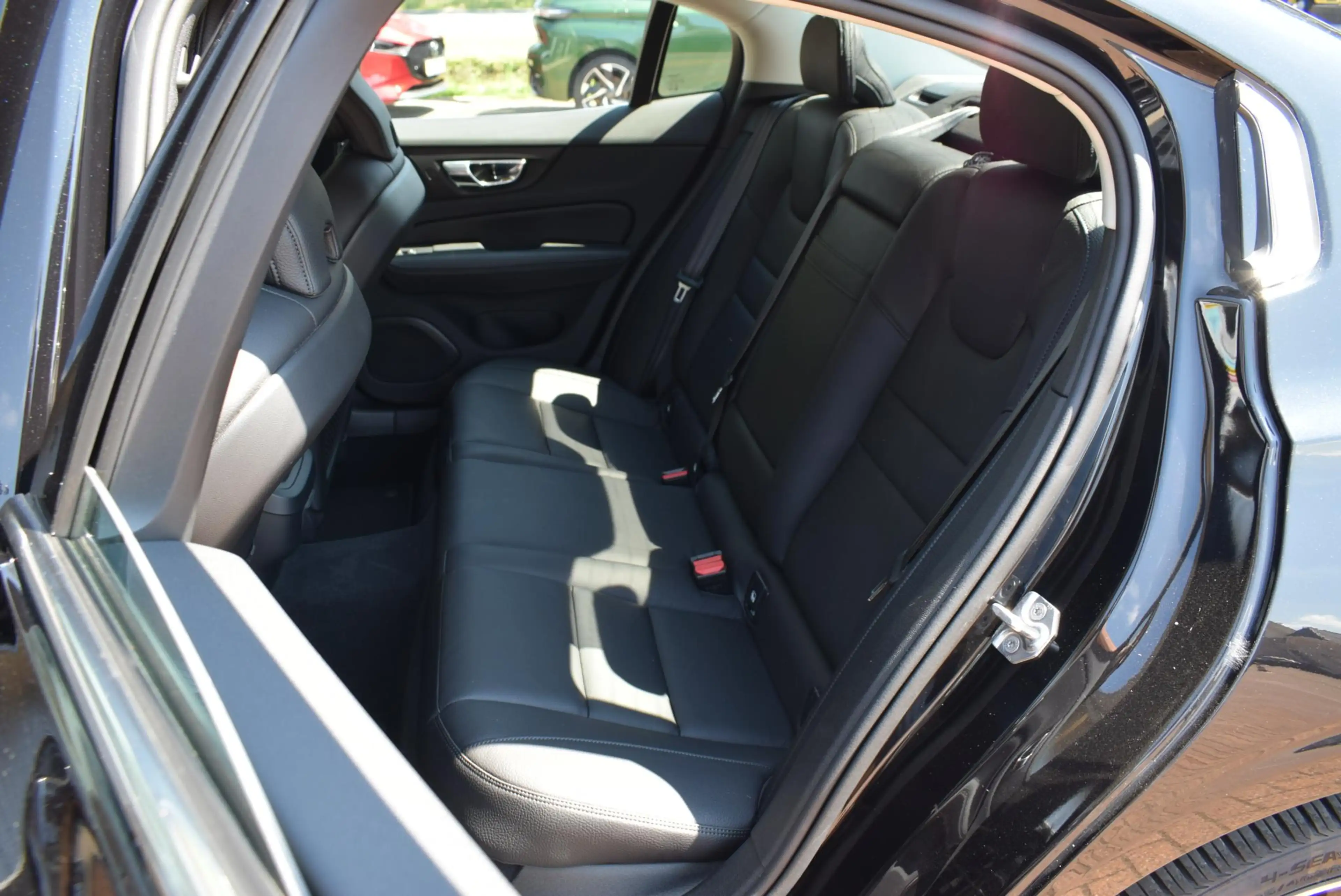 Volvo S60 2.0 T4 R-Design Navi camera Leder Km 32.500!! — photo 7