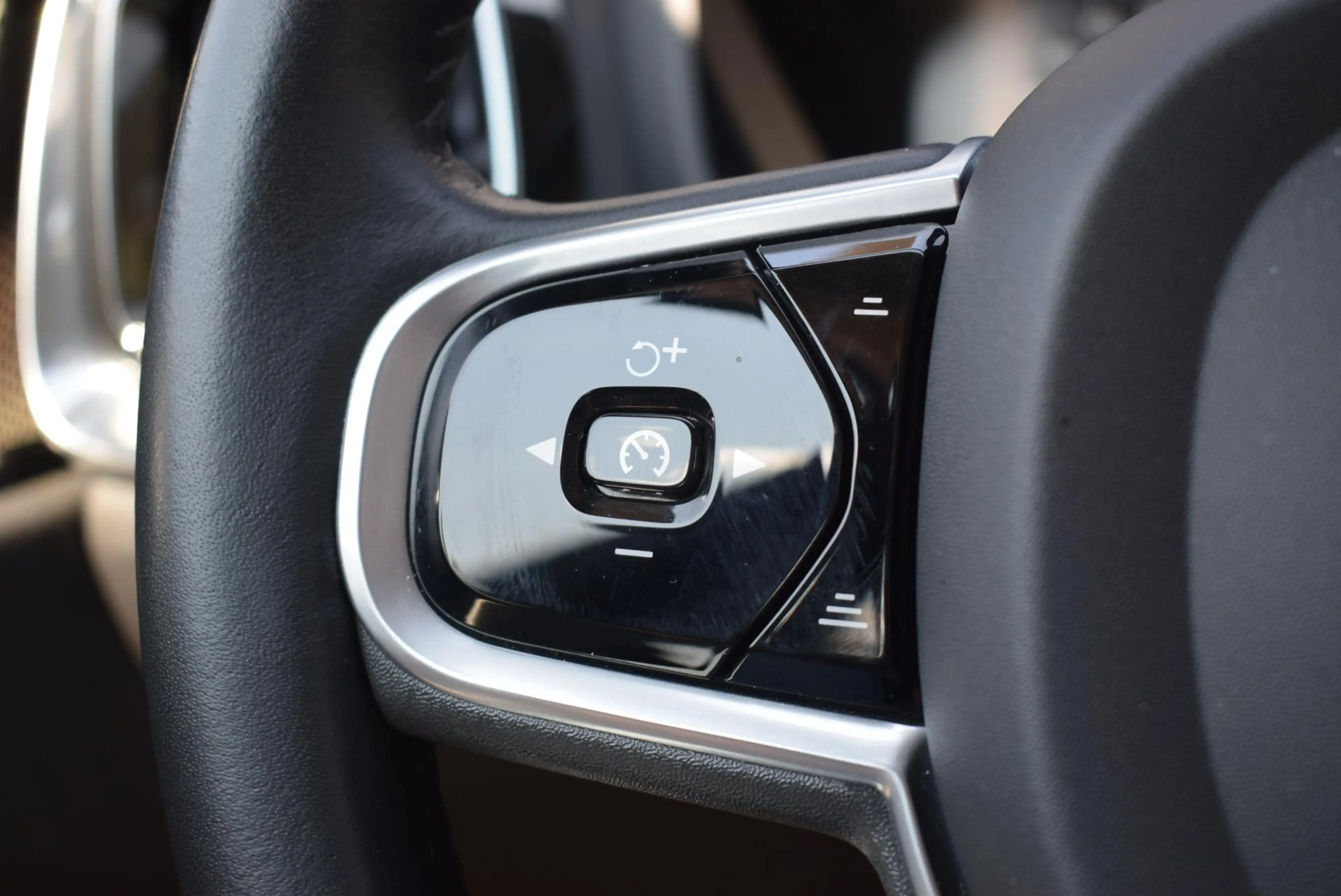 Volvo S60 2.0 T4 R-Design Navi camera Leder Km 32.500!! — photo 15