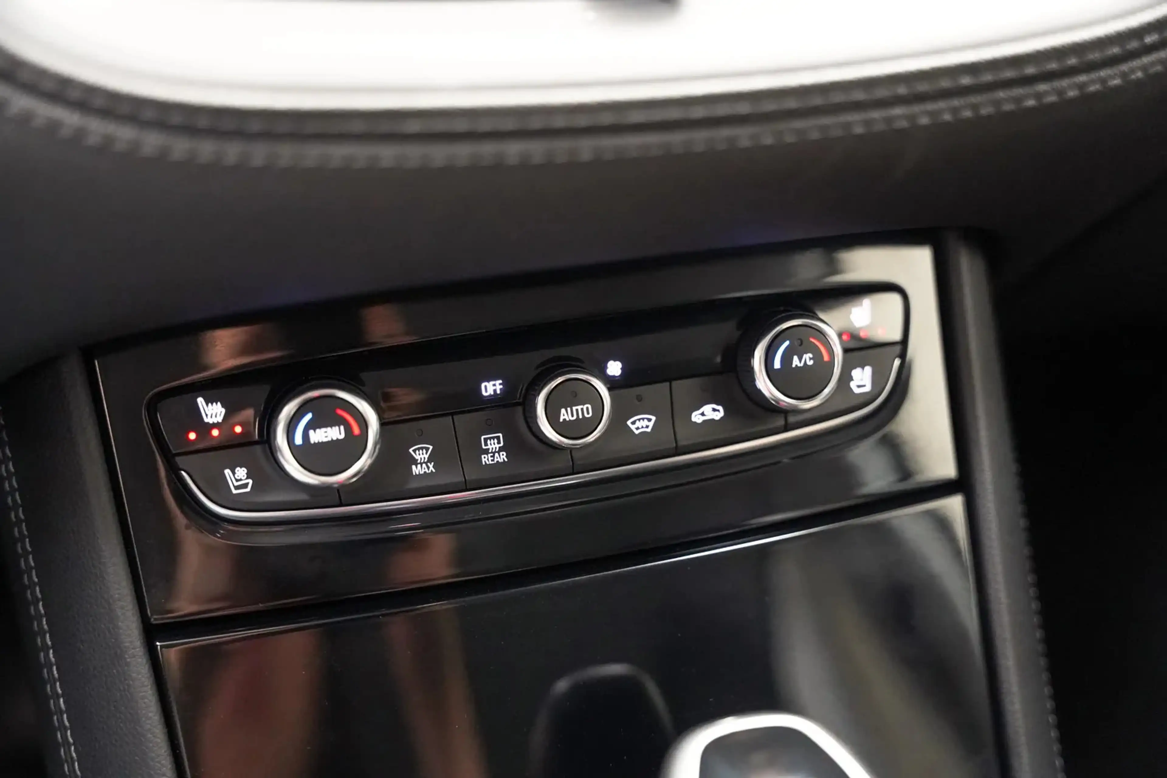 Opel Grandland X 1.2 T Business Executive Aut. [ Full led Leder Tre — photo 13
