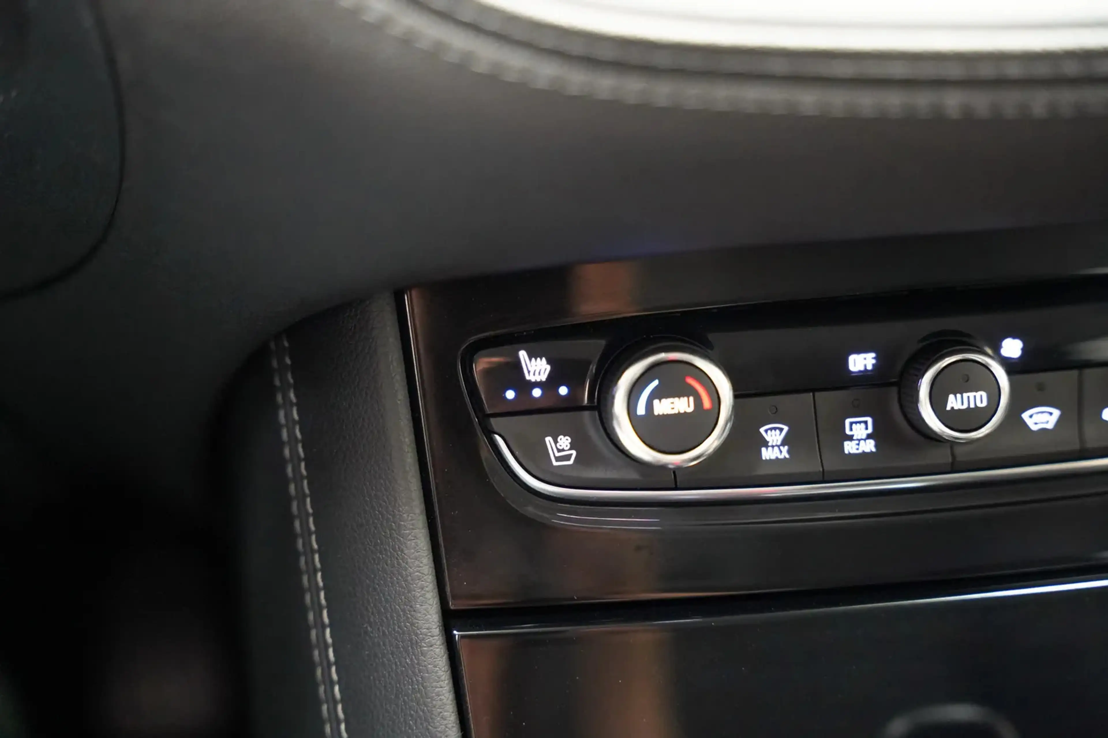 Opel Grandland X 1.2 T Business Executive Aut. [ Full led Leder Tre — photo 14