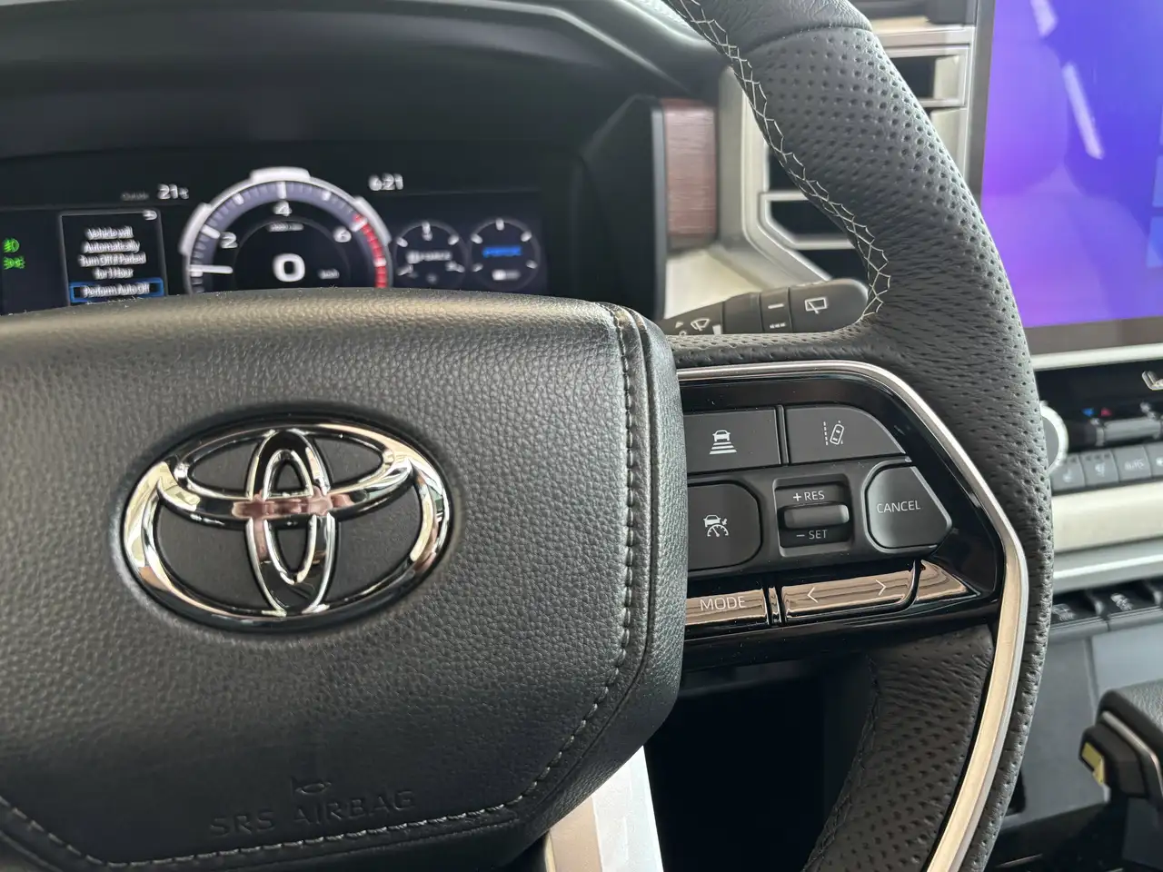 Toyota Sequoia снимка Toyota Sequoia