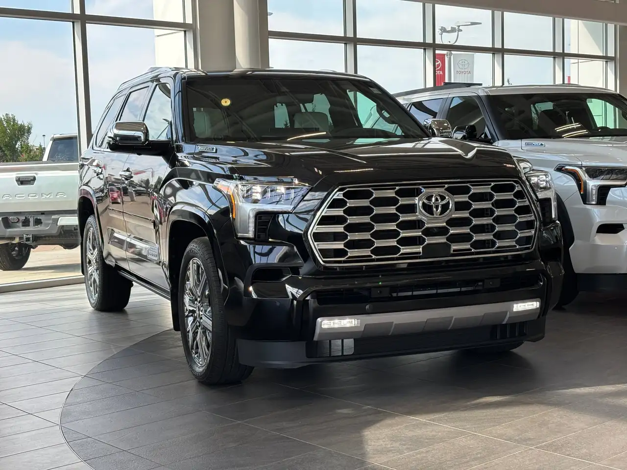 Toyota Sequoia снимка Toyota Sequoia