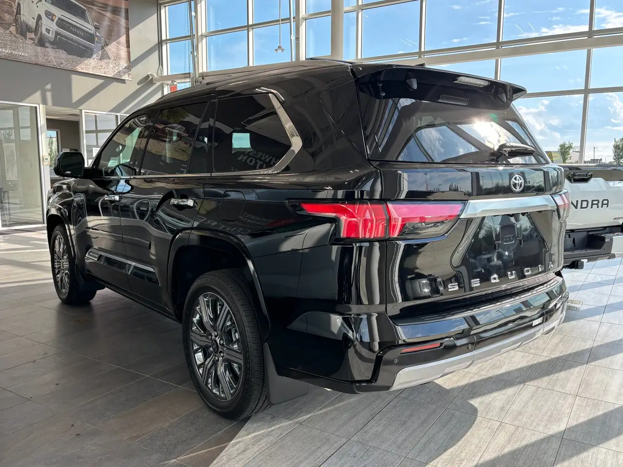 Toyota Sequoia снимка Toyota Sequoia