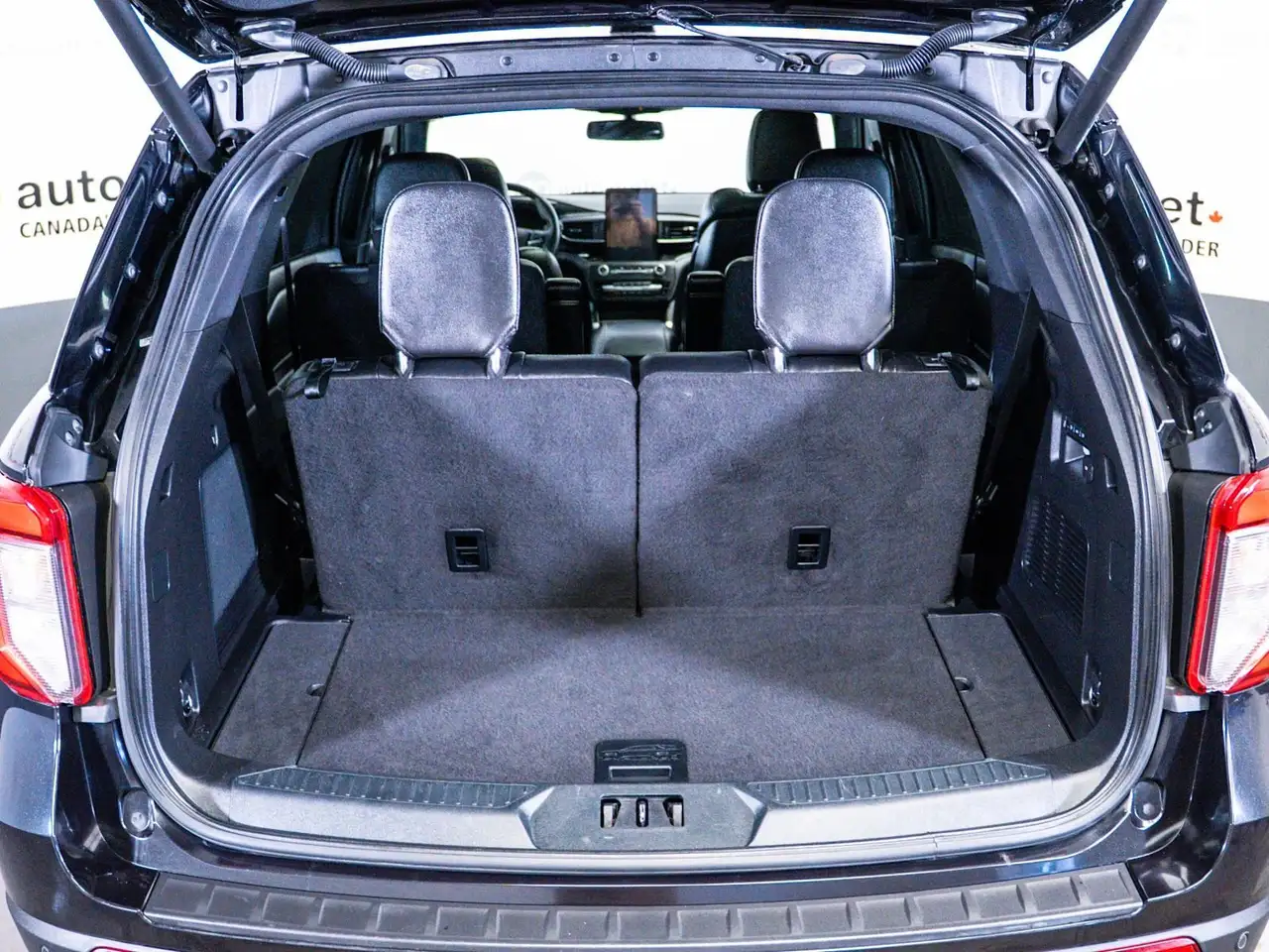Ford Explorer снимка Ford Explorer