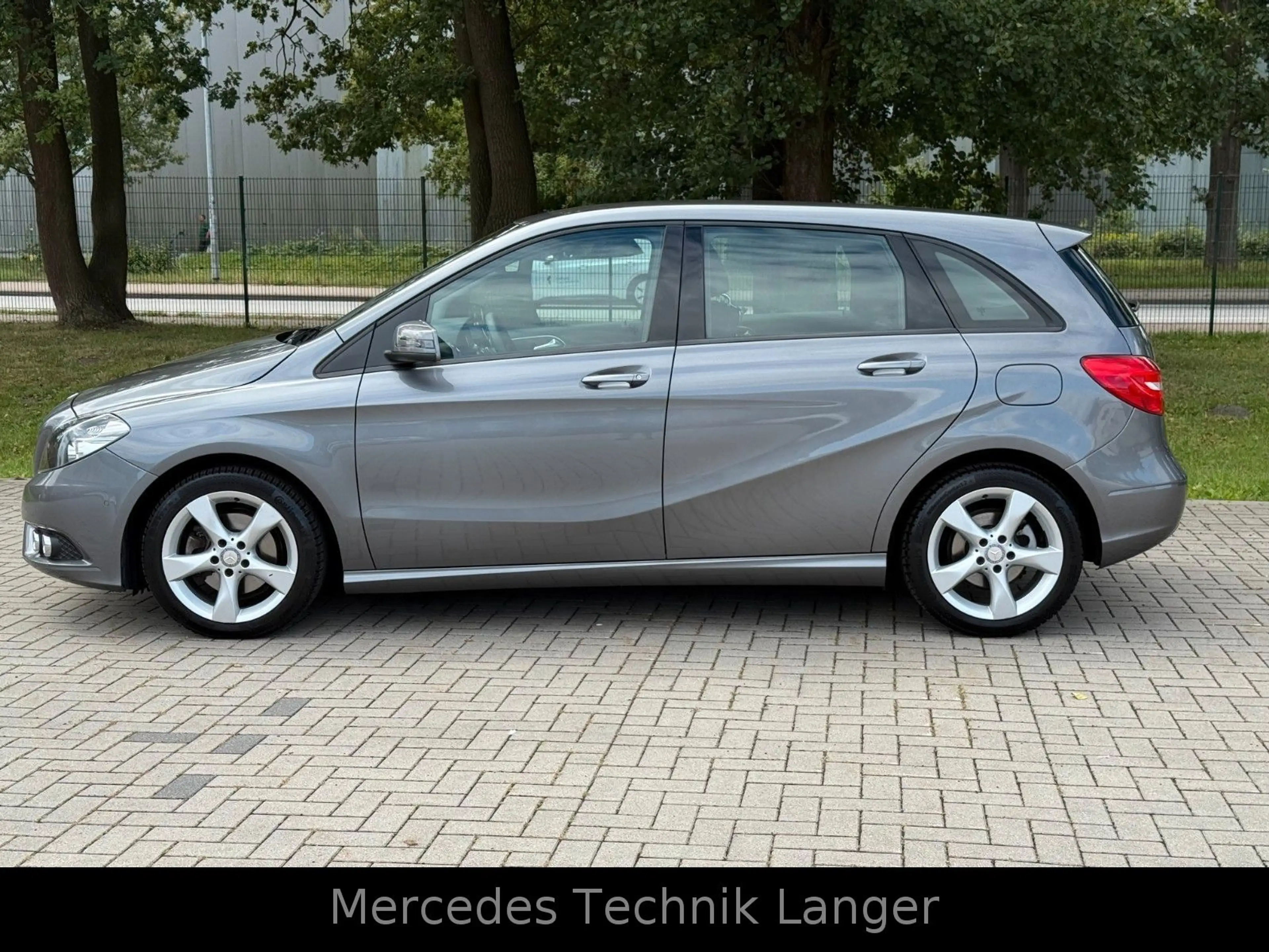 Mercedes-Benz B 200 /Automatik/SERVICE NEU/TÜV NEU — photo 3