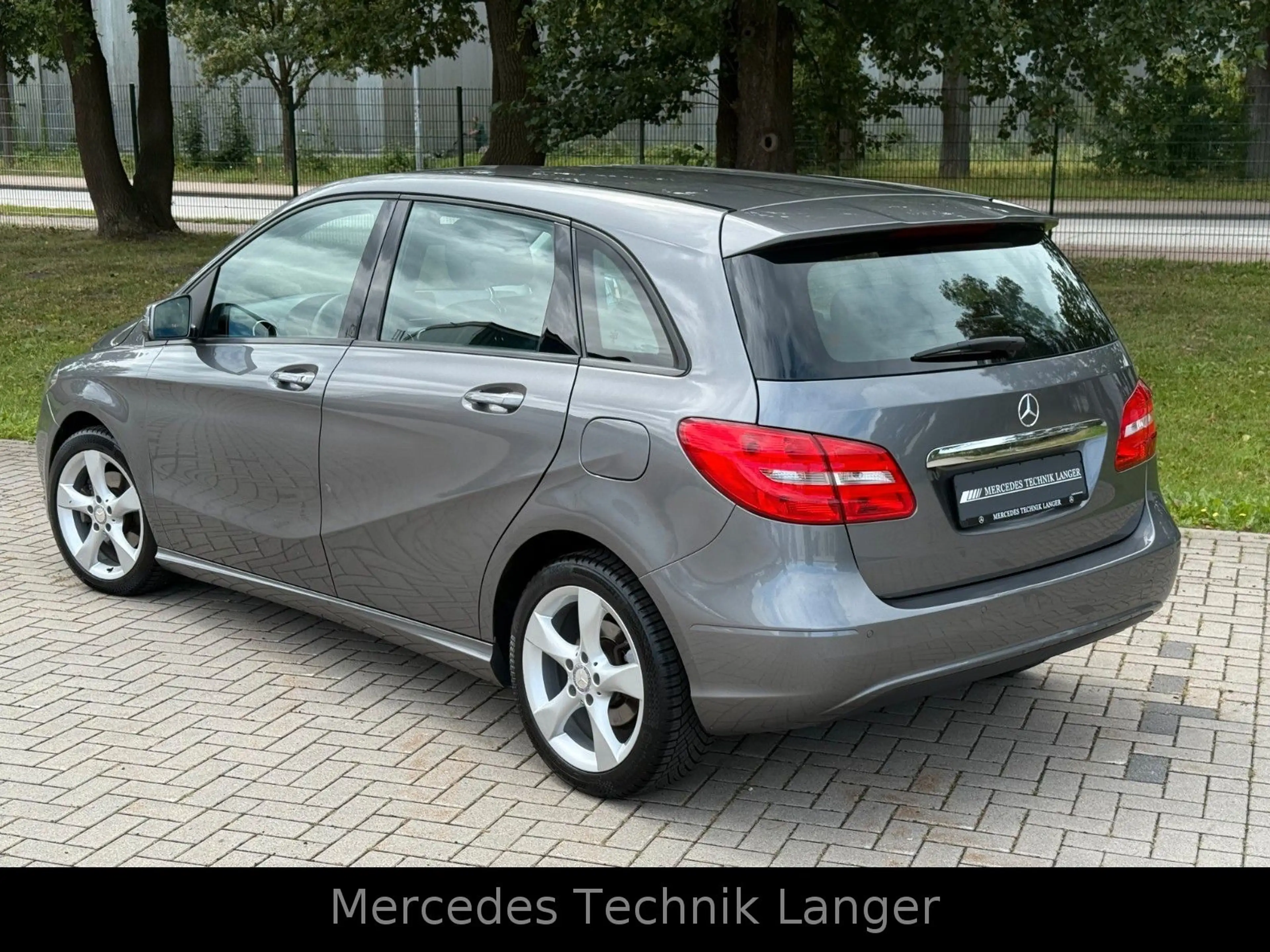 Mercedes-Benz B 200 /Automatik/SERVICE NEU/TÜV NEU — photo 5