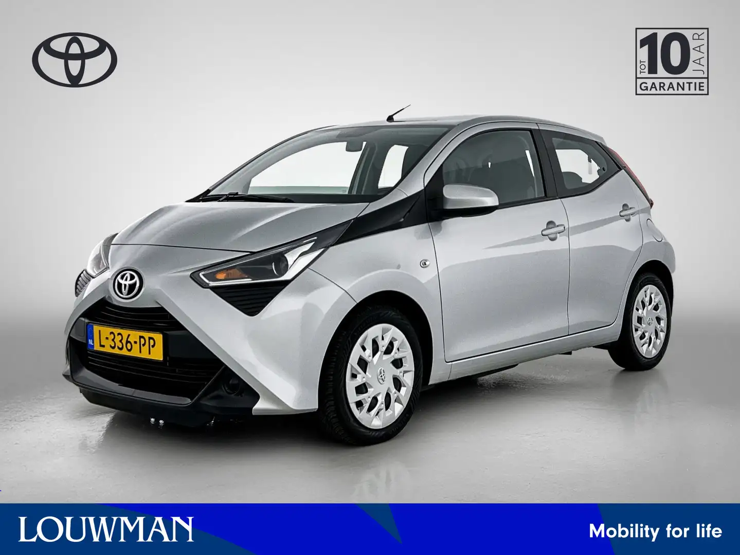Toyota Aygo 1.0 VVT-i x-play | Airco | Camera | Grijs - 1