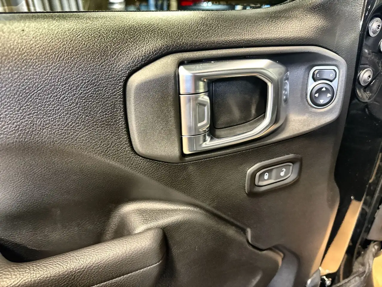 Jeep Wrangler снимка Jeep Wrangler