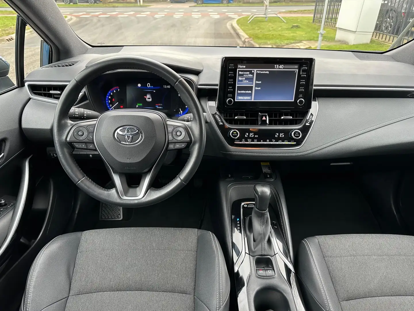 Toyota Corolla 1.8 Hybrid 122pk CVT Business Plus Nieuwstaat Blauw - 2