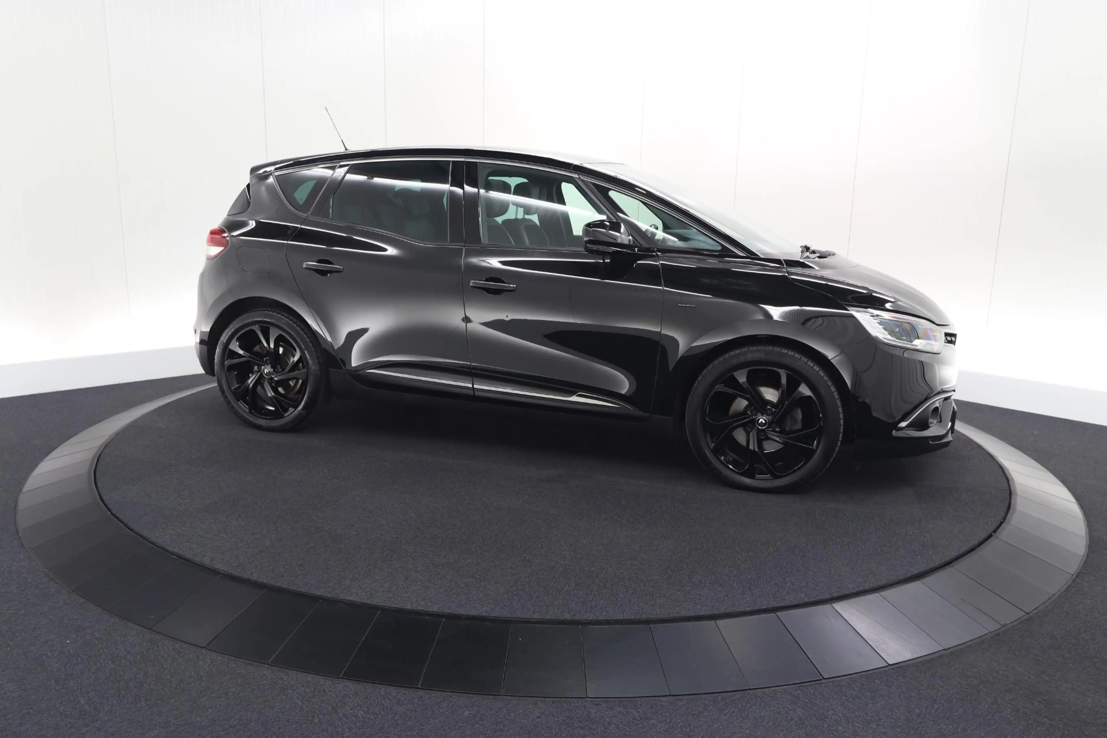 Renault Scenic TCe 140 EDC Black Edition | Trekhaak | Panoramadak — photo 5