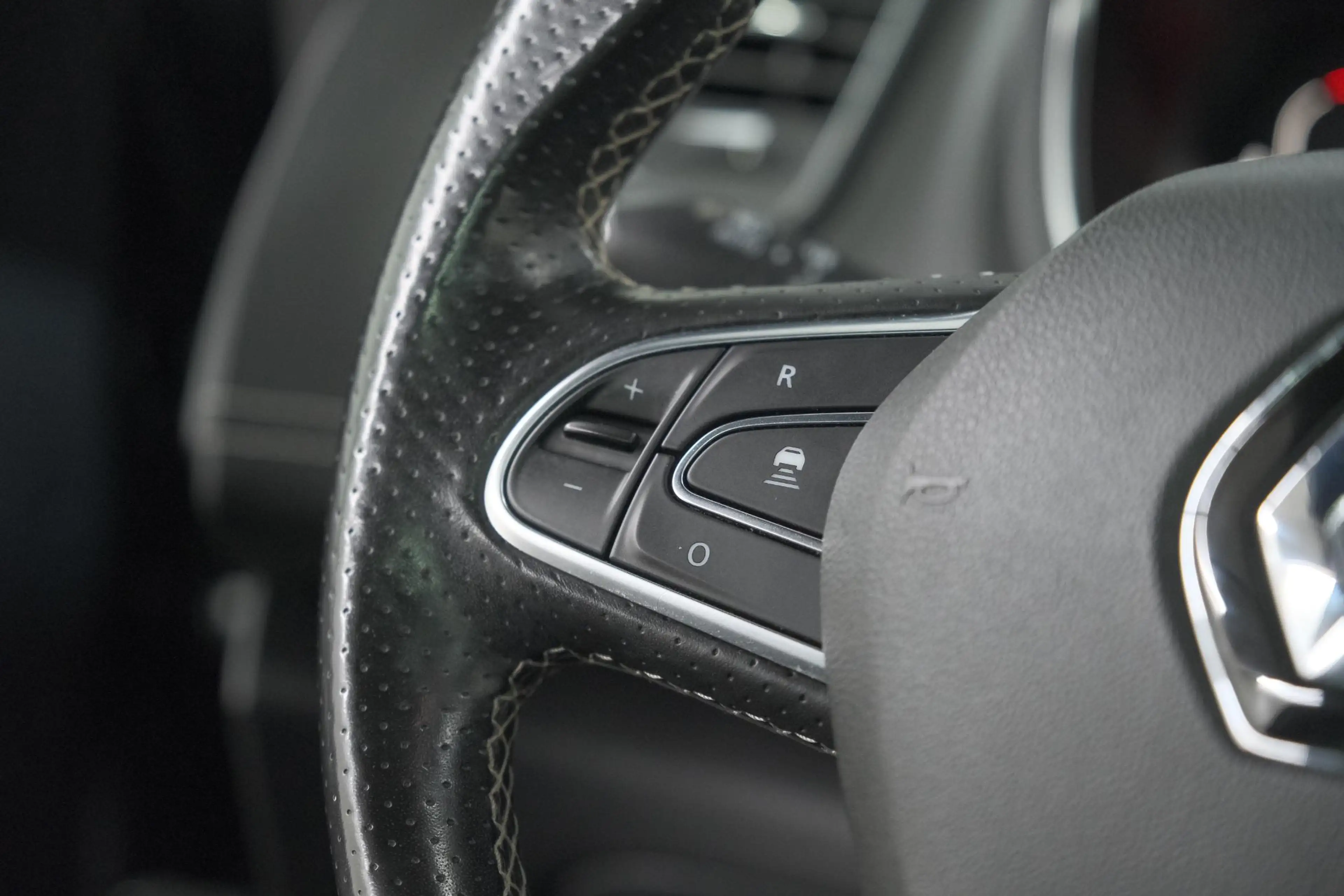 Renault Scenic TCe 140 EDC Black Edition | Trekhaak | Panoramadak — photo 3