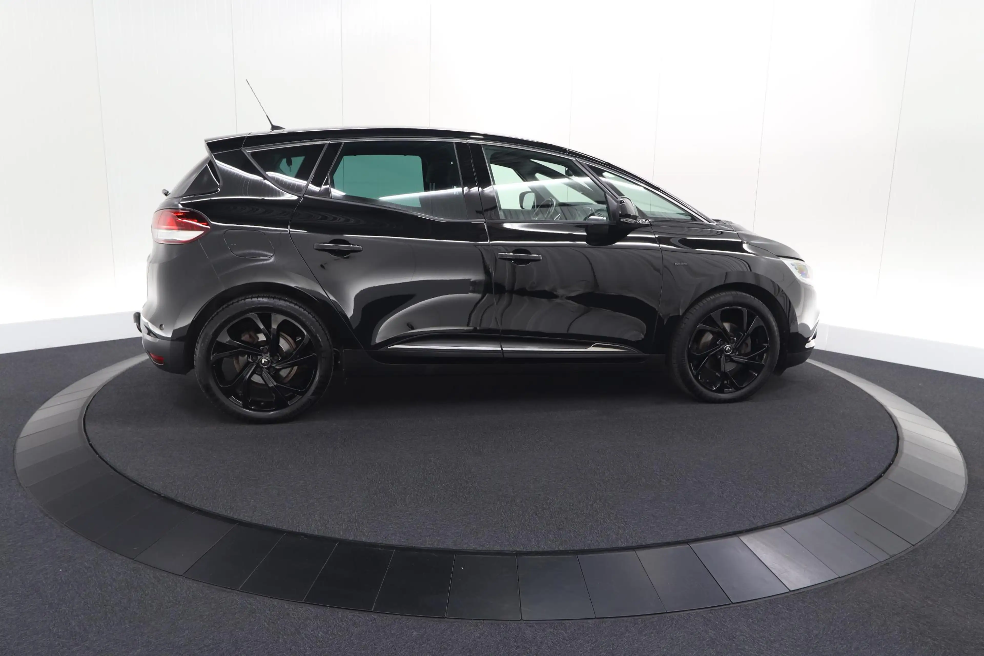 Renault Scenic TCe 140 EDC Black Edition | Trekhaak | Panoramadak — photo 9