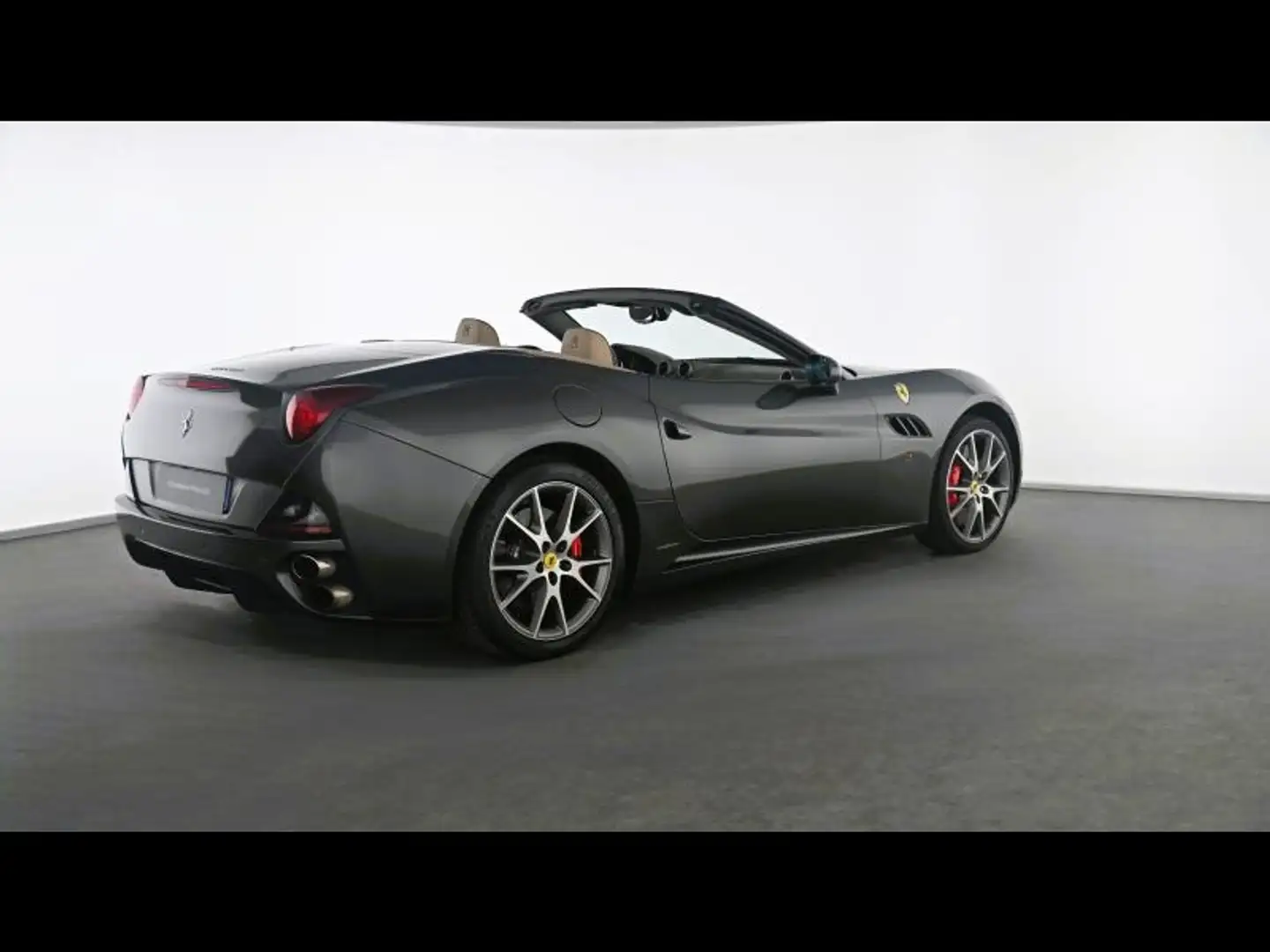 Ferrari California V8 4.3 Gris - 2